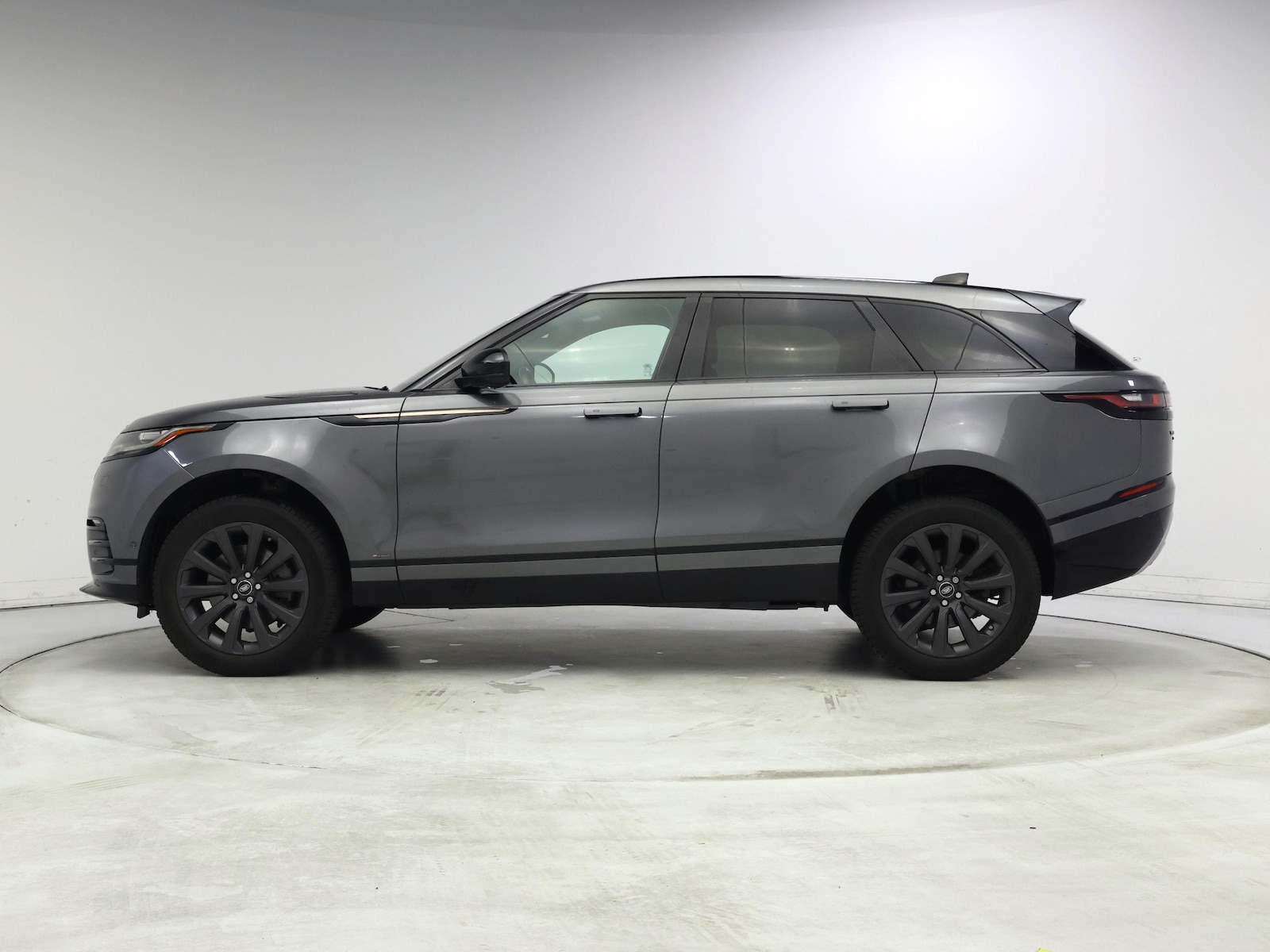 2018 Land Rover Range Rover Velar SE - Photo 4