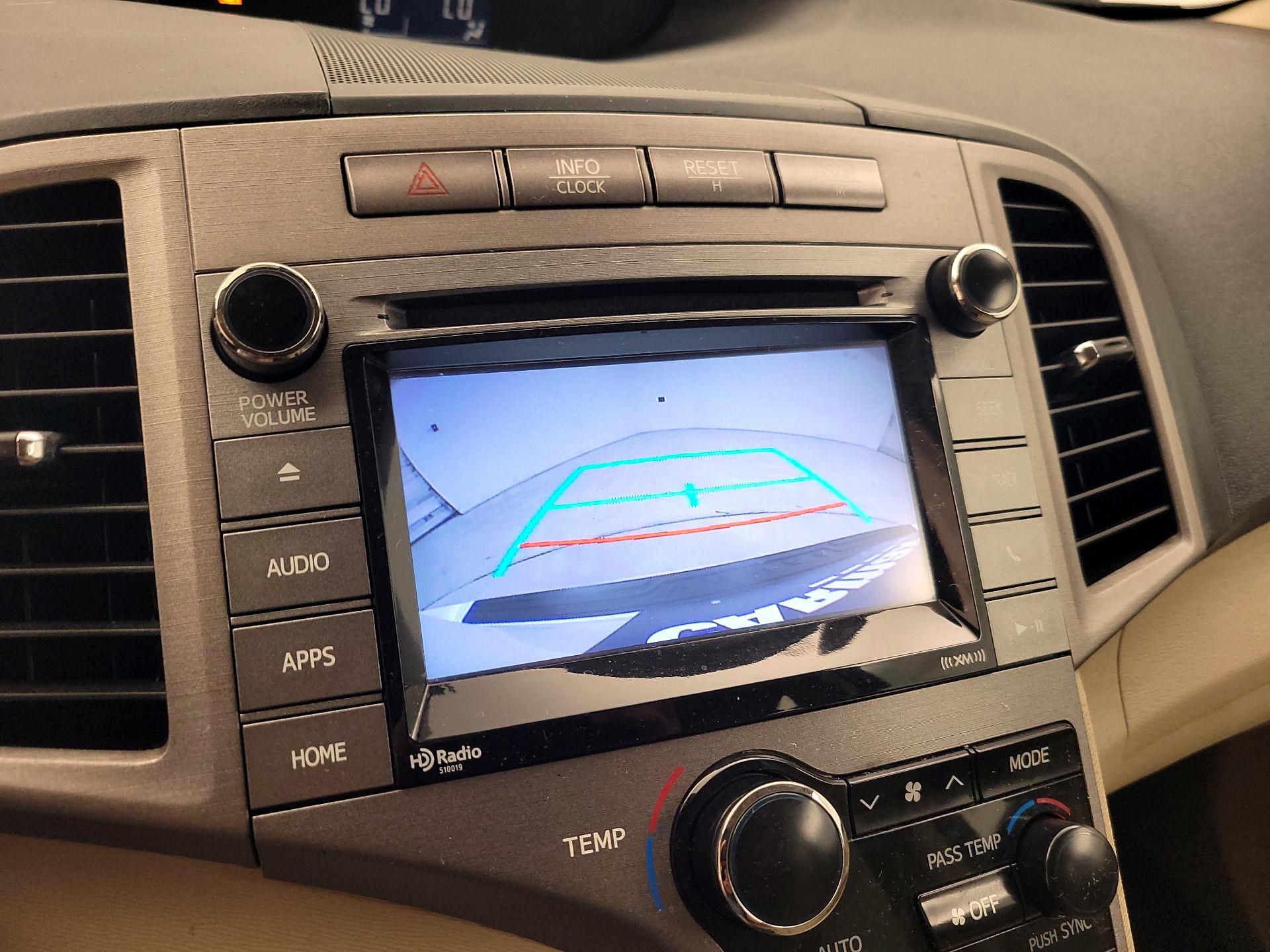 Thumbnail: 2015 Toyota Venza - 14