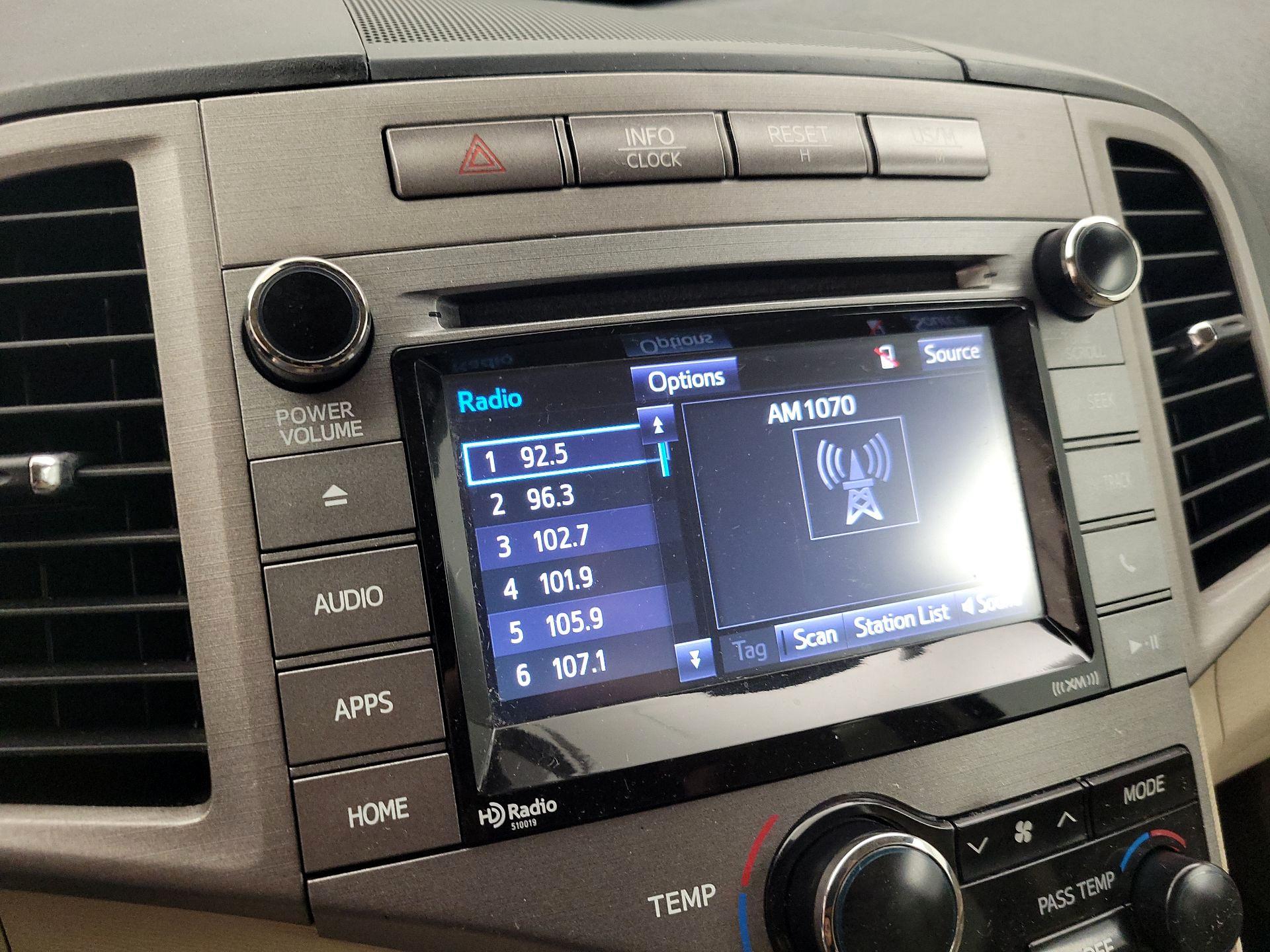 Thumbnail: 2015 Toyota Venza - 15