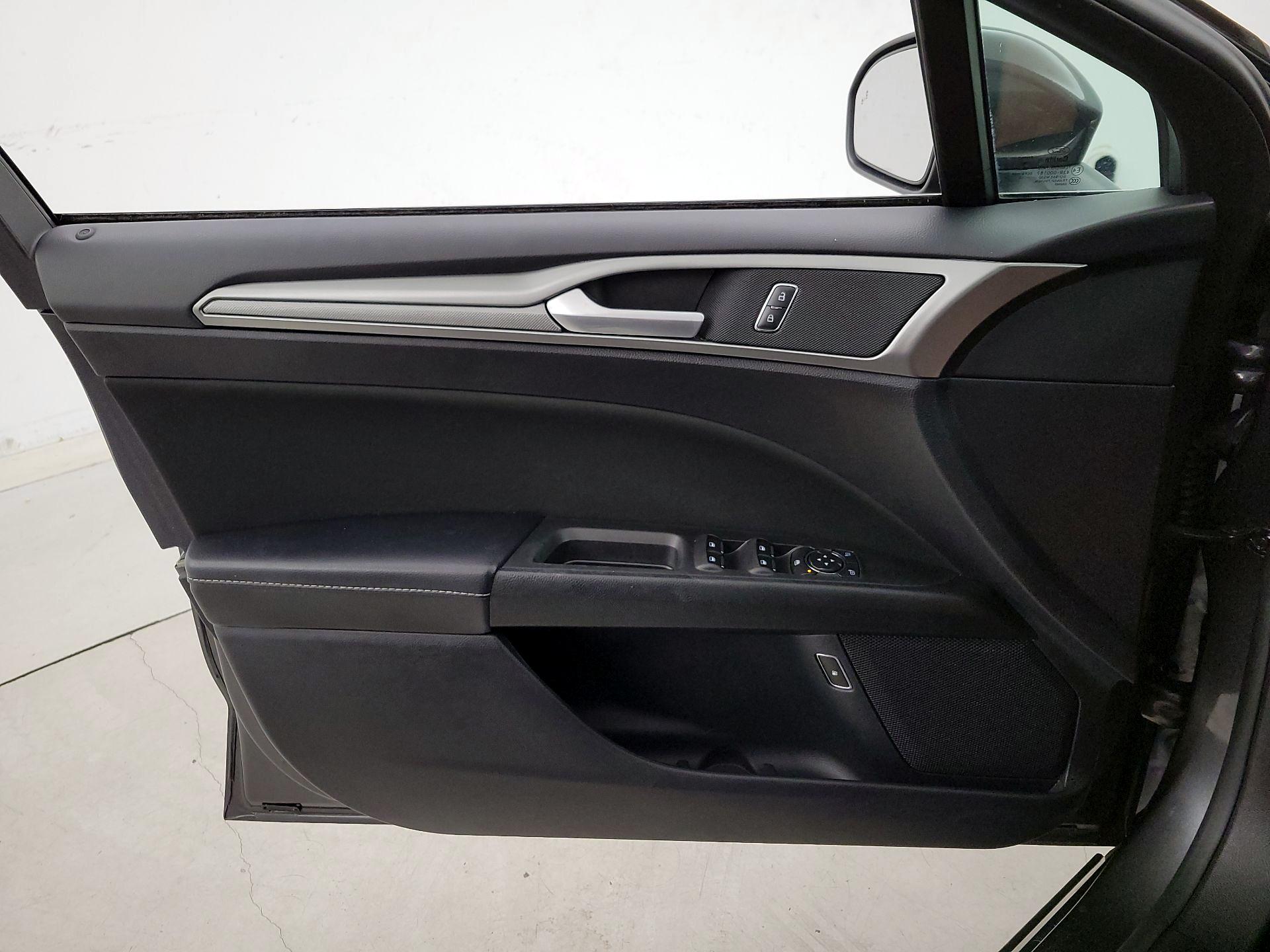 Thumbnail: 2020 Ford Fusion - 12