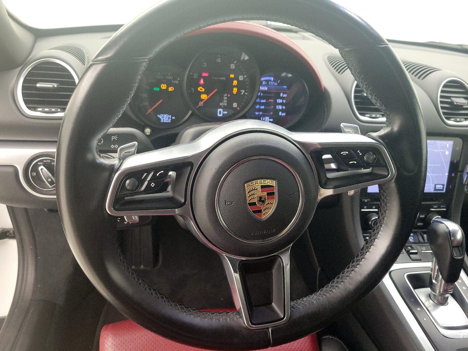 Thumbnail: 2017 Porsche 718 Boxster - 10