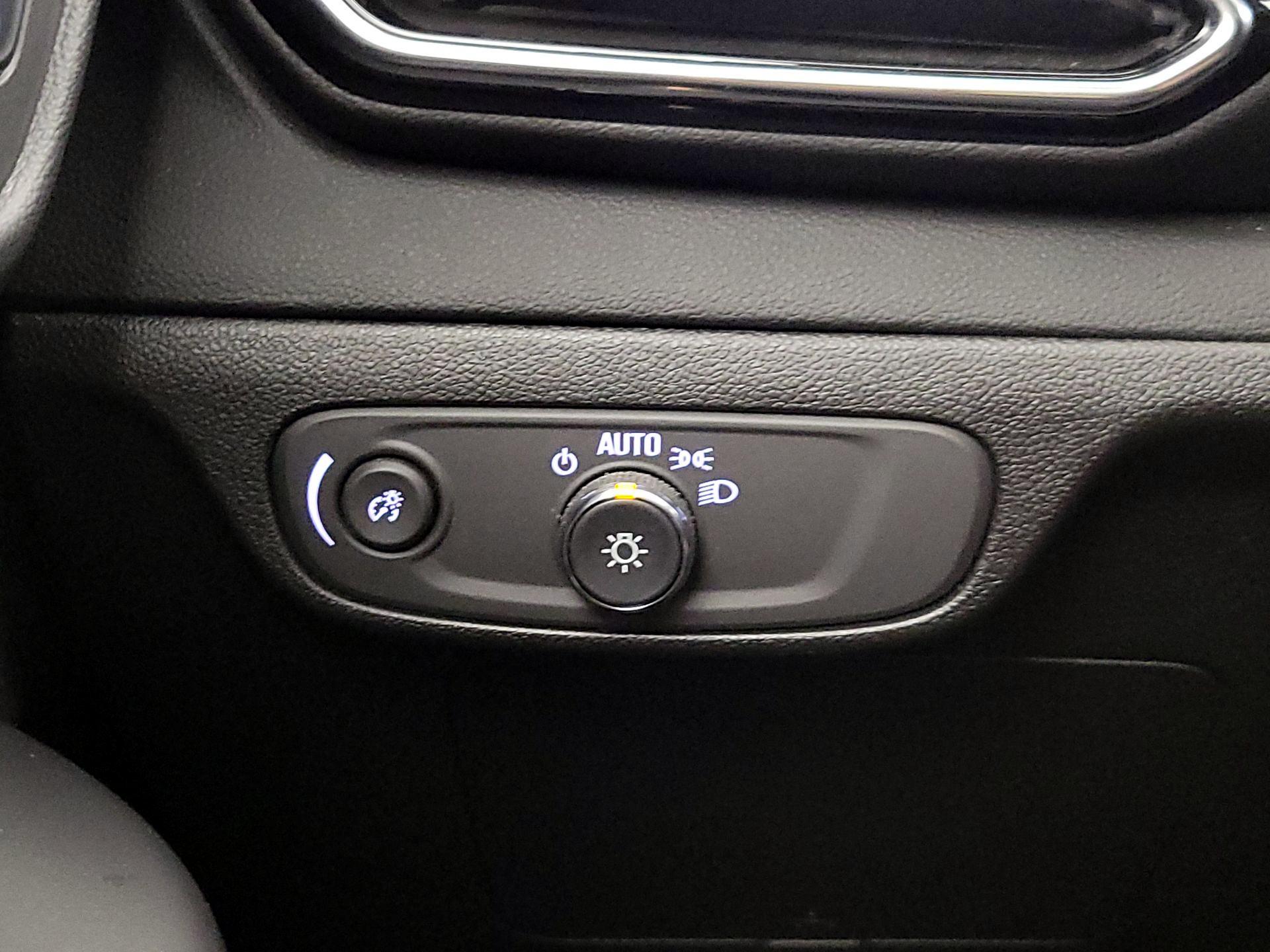 Thumbnail: 2023 Chevrolet Bolt EUV - 13