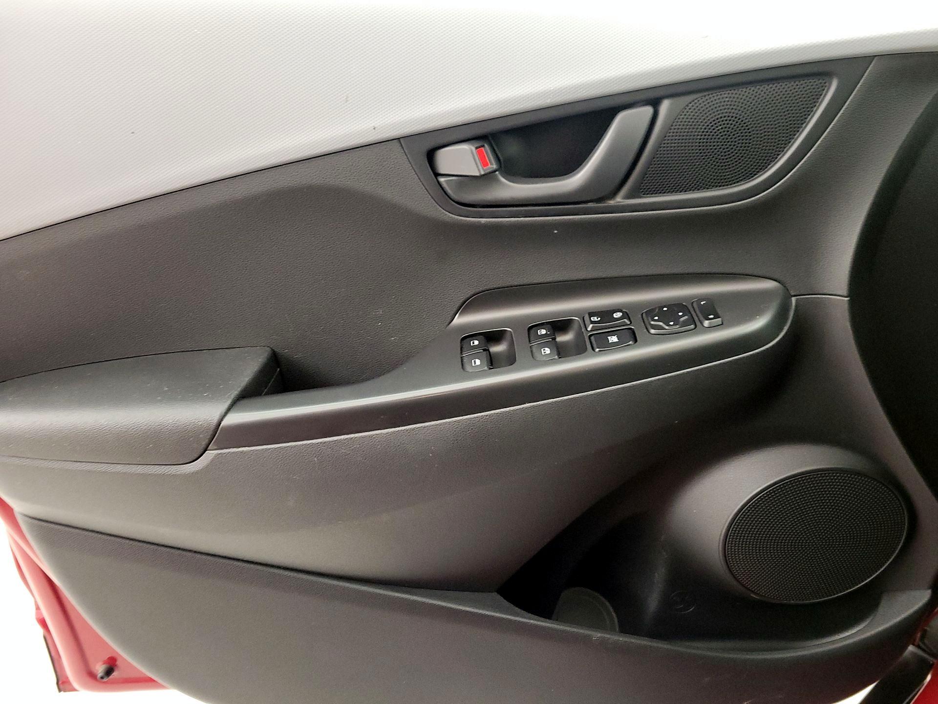 Thumbnail: 2020 Hyundai Kona - 12