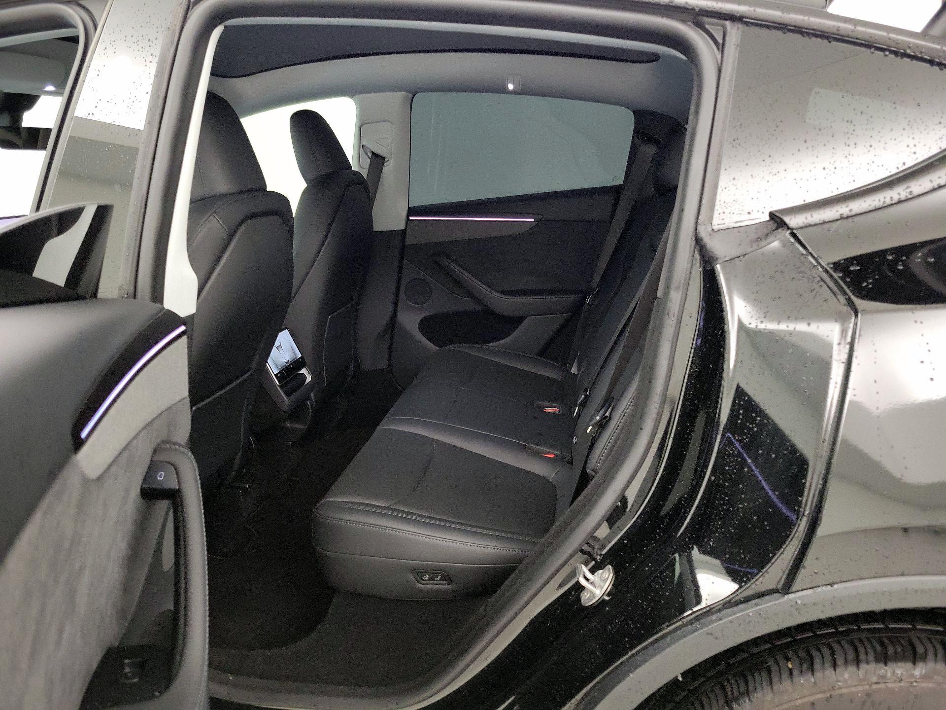 Thumbnail: 2026 Tesla Model Y - 18