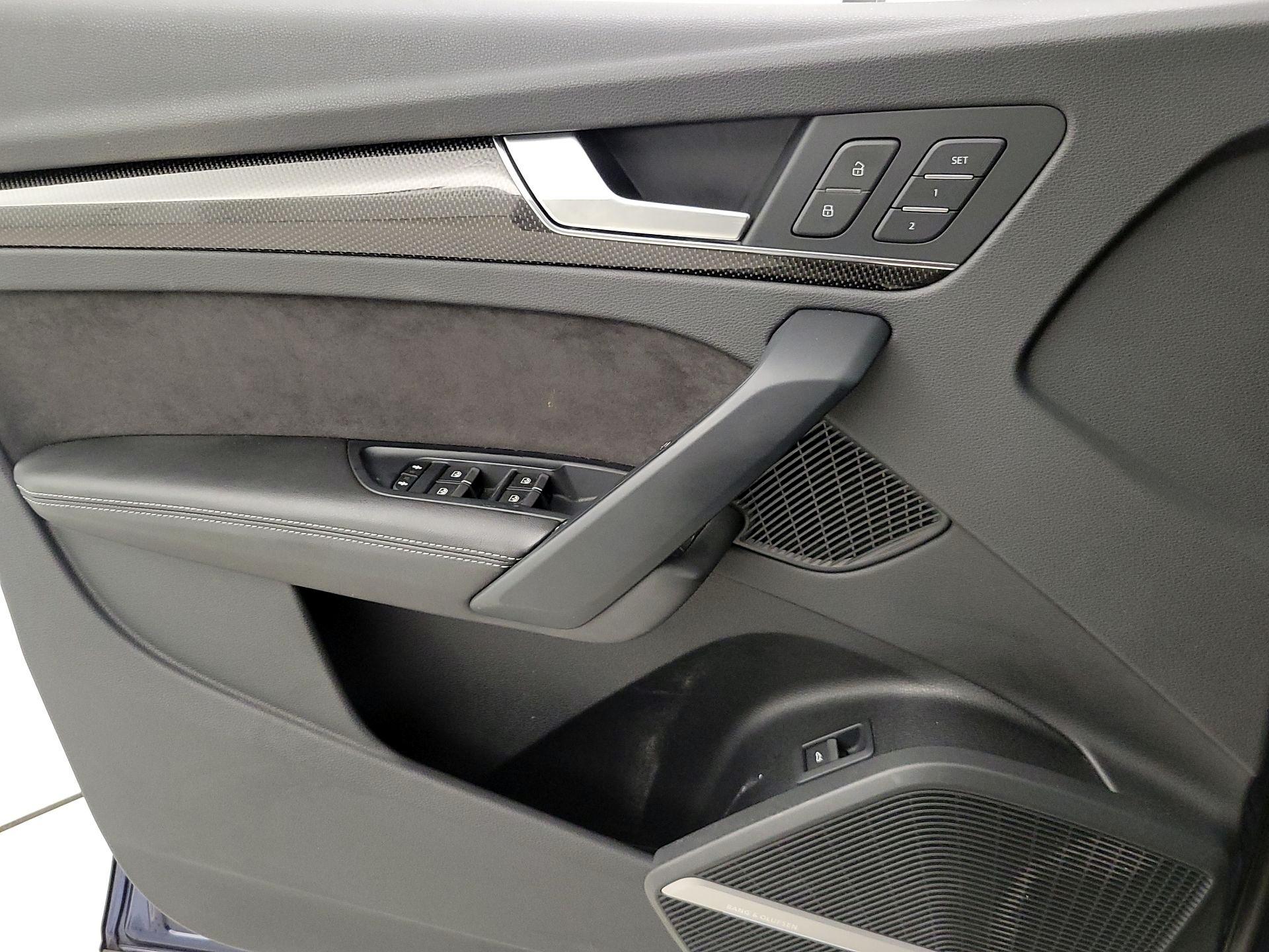 Thumbnail: 2020 Audi SQ5 - 12