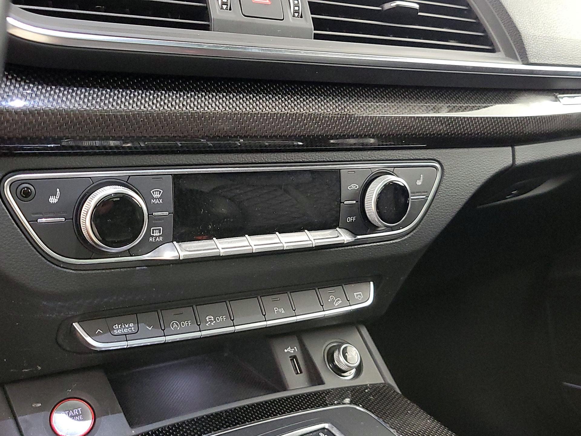 Thumbnail: 2020 Audi SQ5 - 17