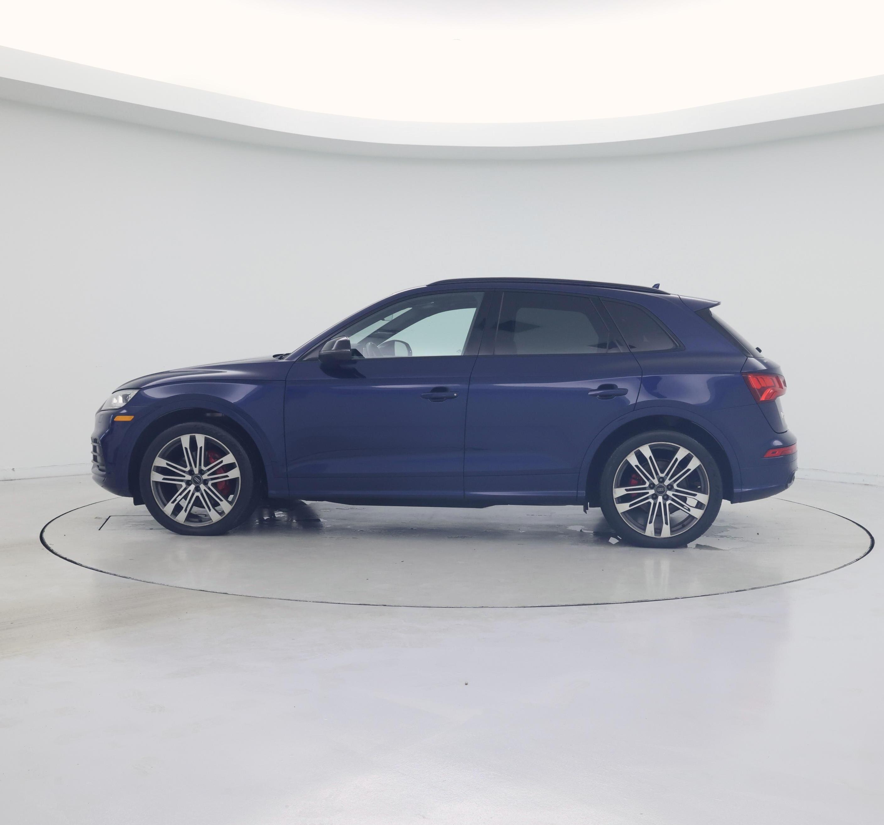 Thumbnail: 2020 Audi SQ5 - 3