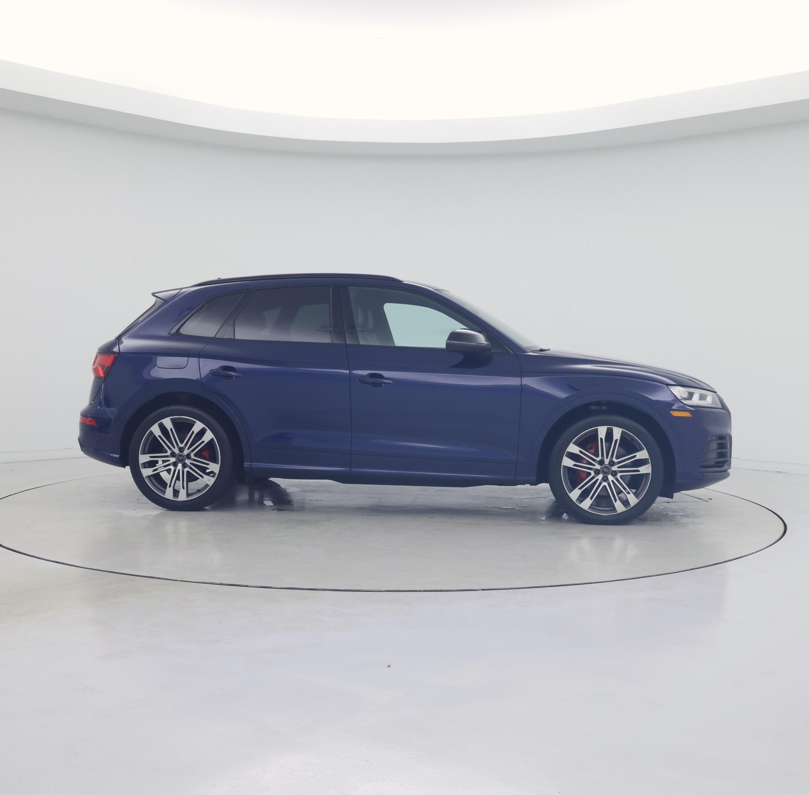 Thumbnail: 2020 Audi SQ5 - 7