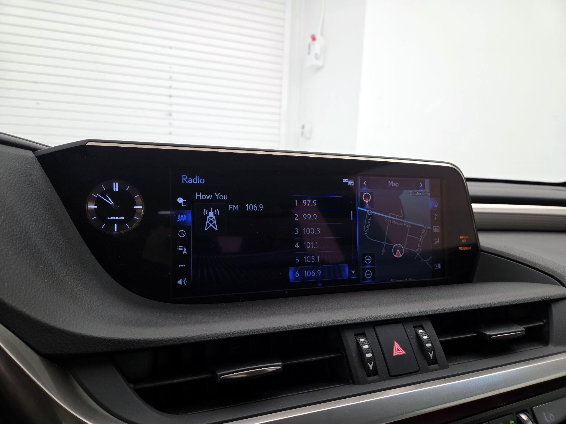 Thumbnail: 2019 Lexus ES - 16