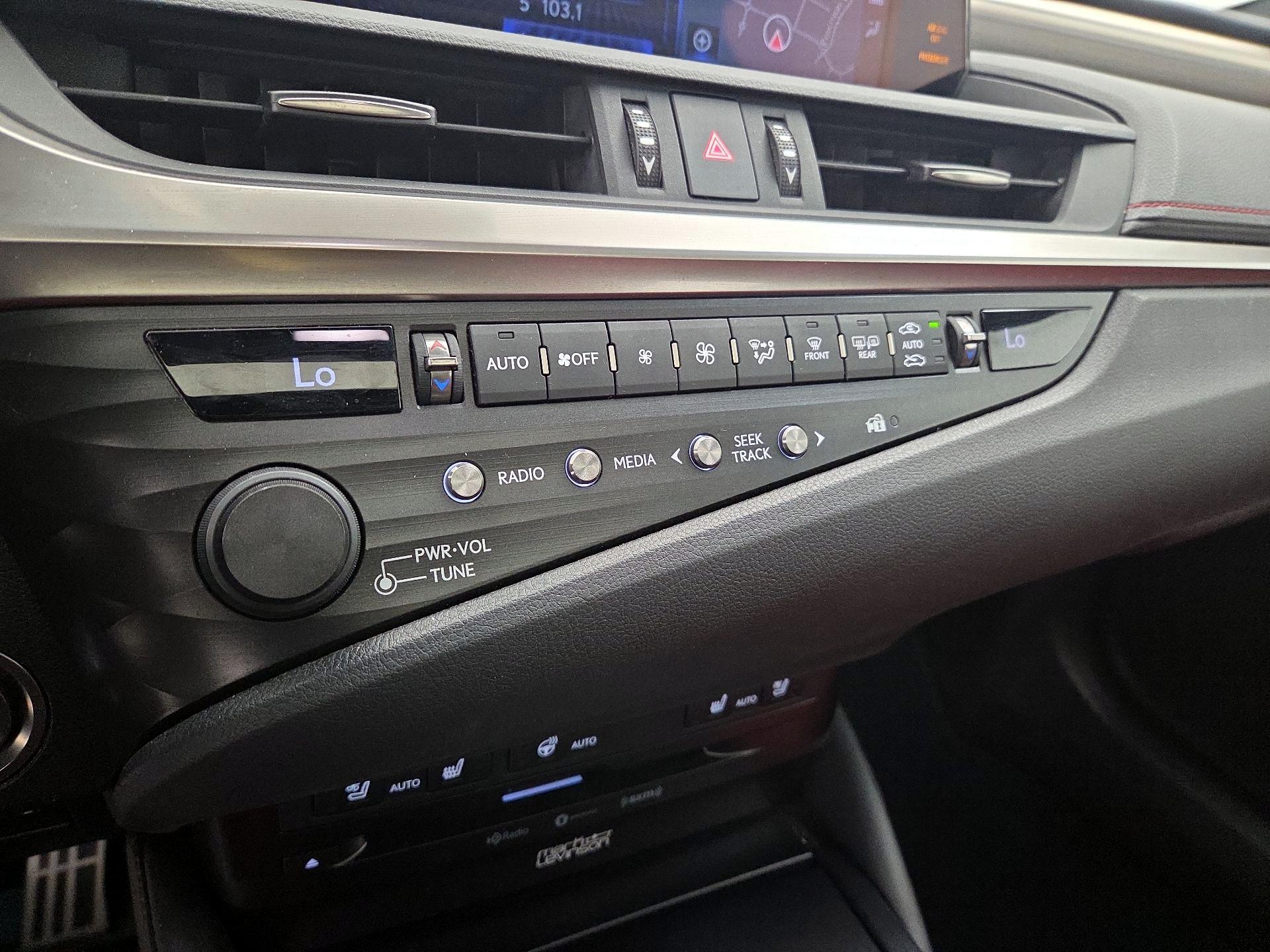 Thumbnail: 2019 Lexus ES - 17