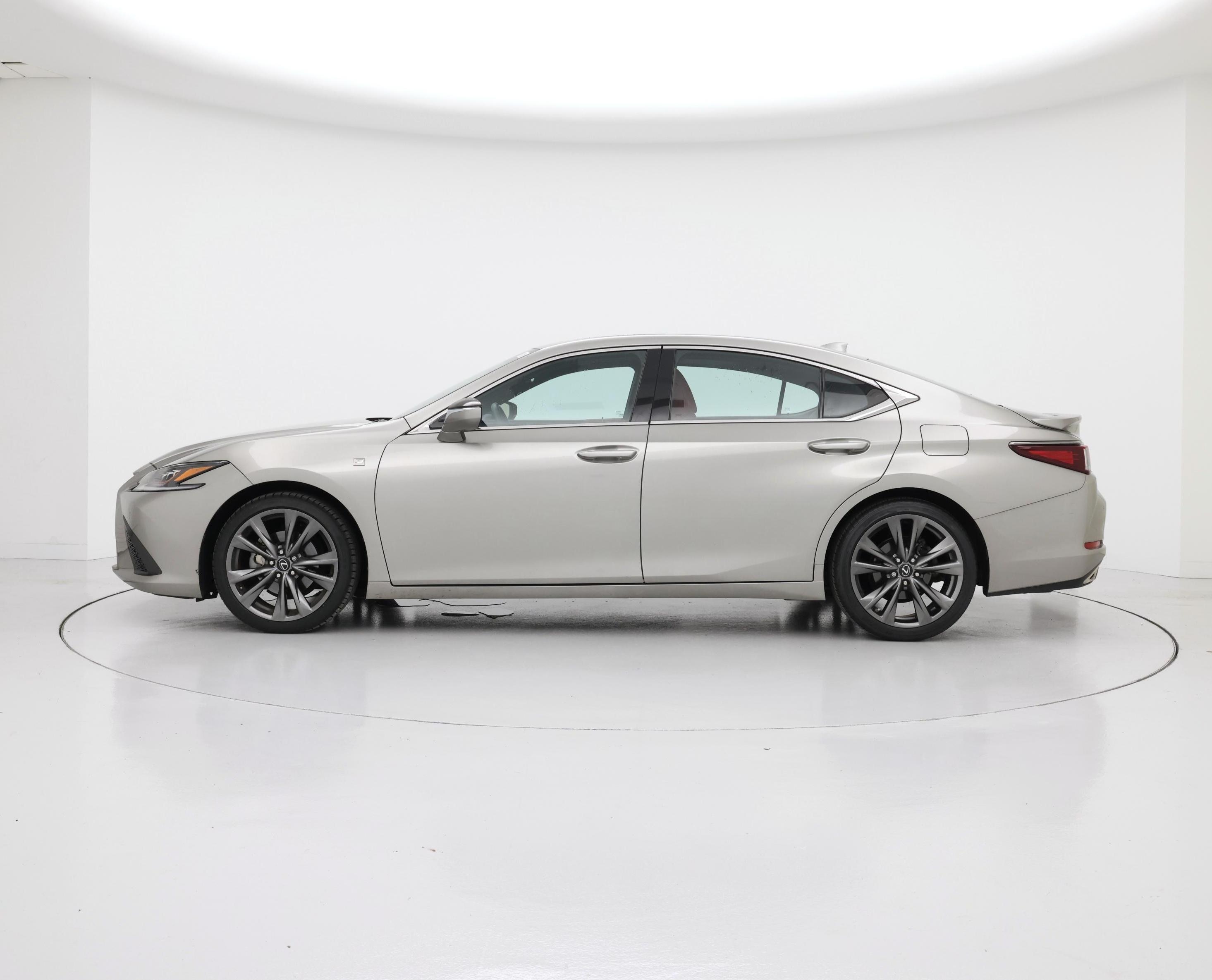 Thumbnail: 2019 Lexus ES - 3