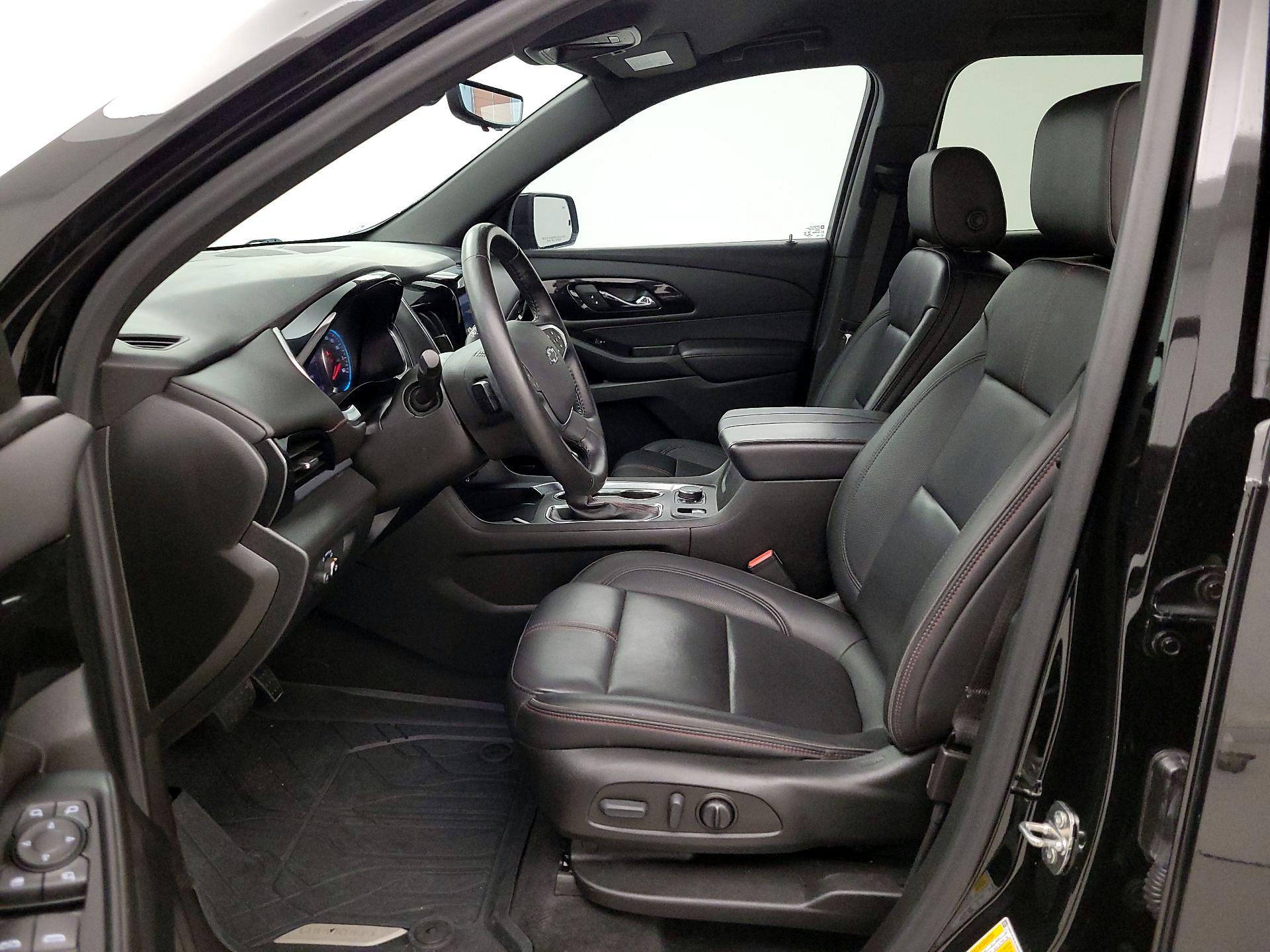 Thumbnail: 2022 Chevrolet Traverse - 11