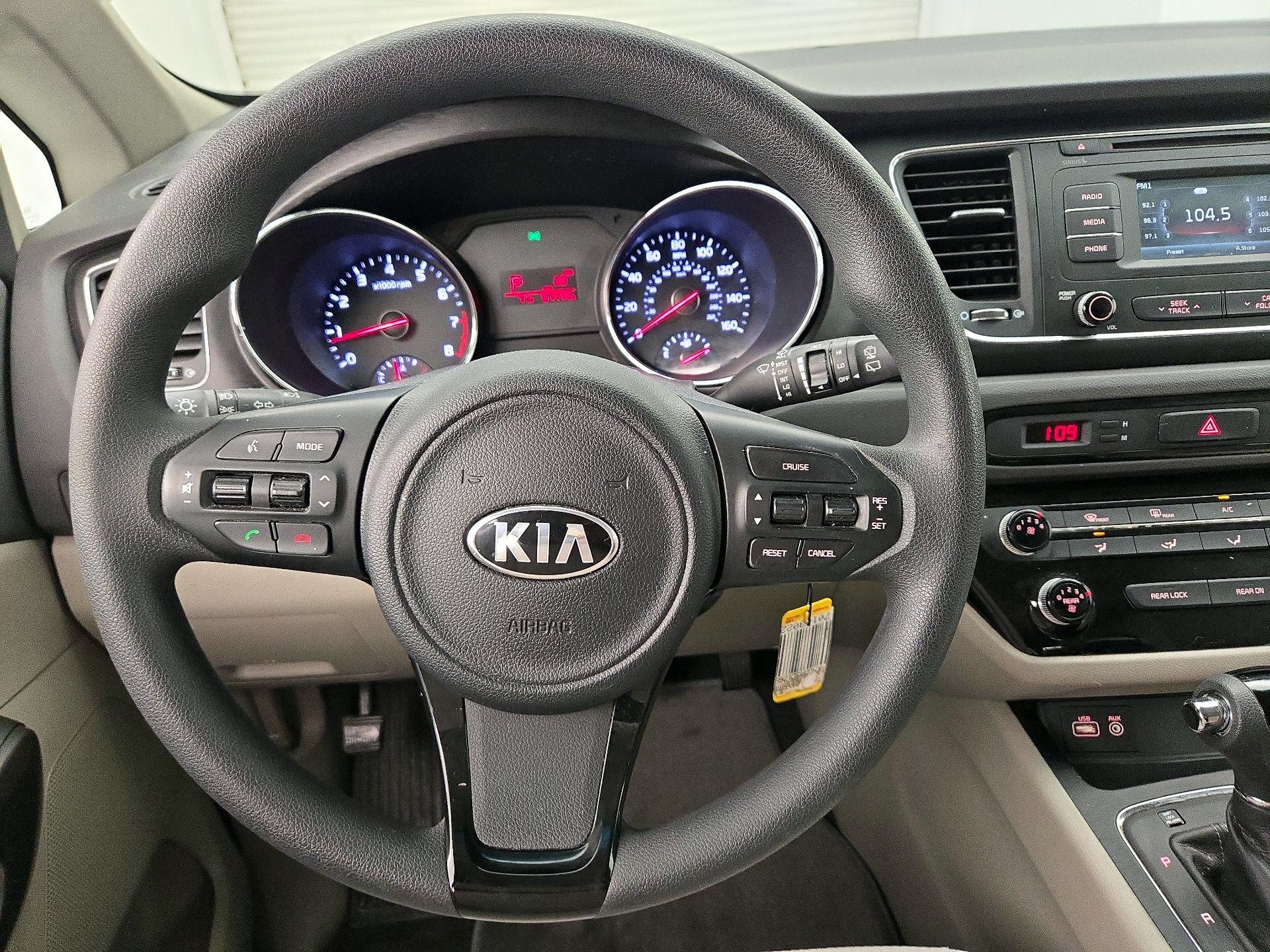 Thumbnail: 2016 Kia Sedona - 10