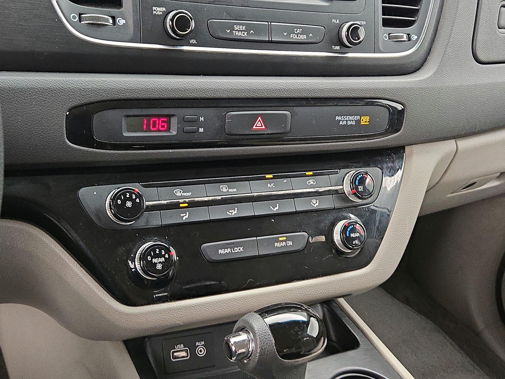 Thumbnail: 2016 Kia Sedona - 16