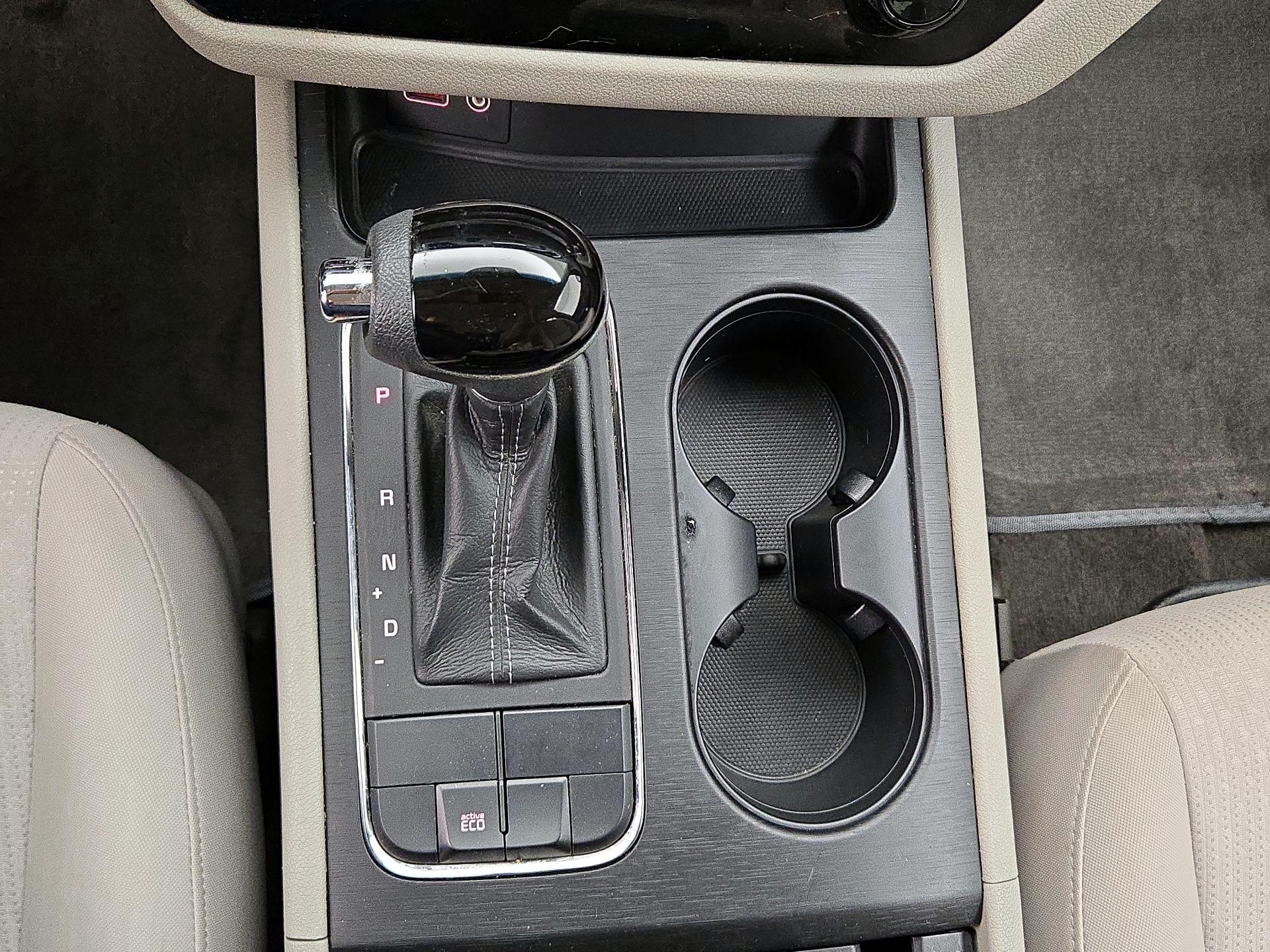 Thumbnail: 2016 Kia Sedona - 17