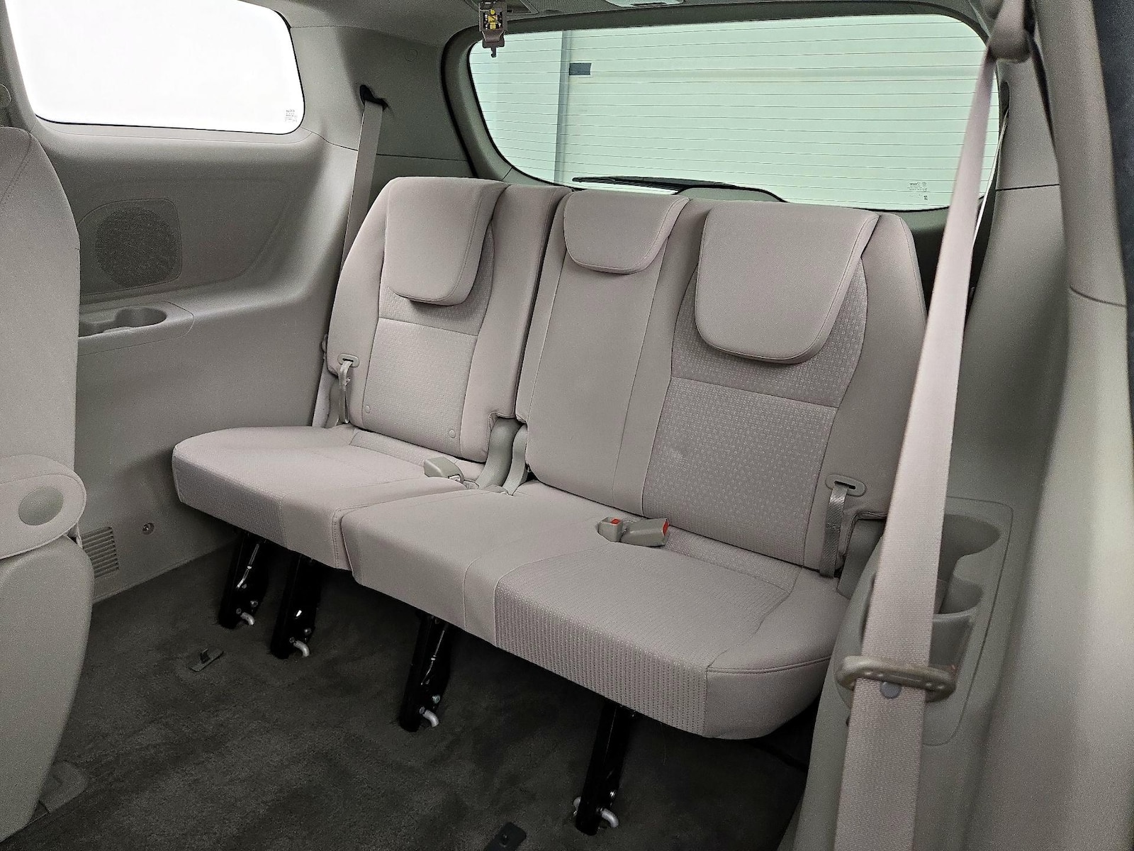 2016 Kia Sedona L - Photo 21