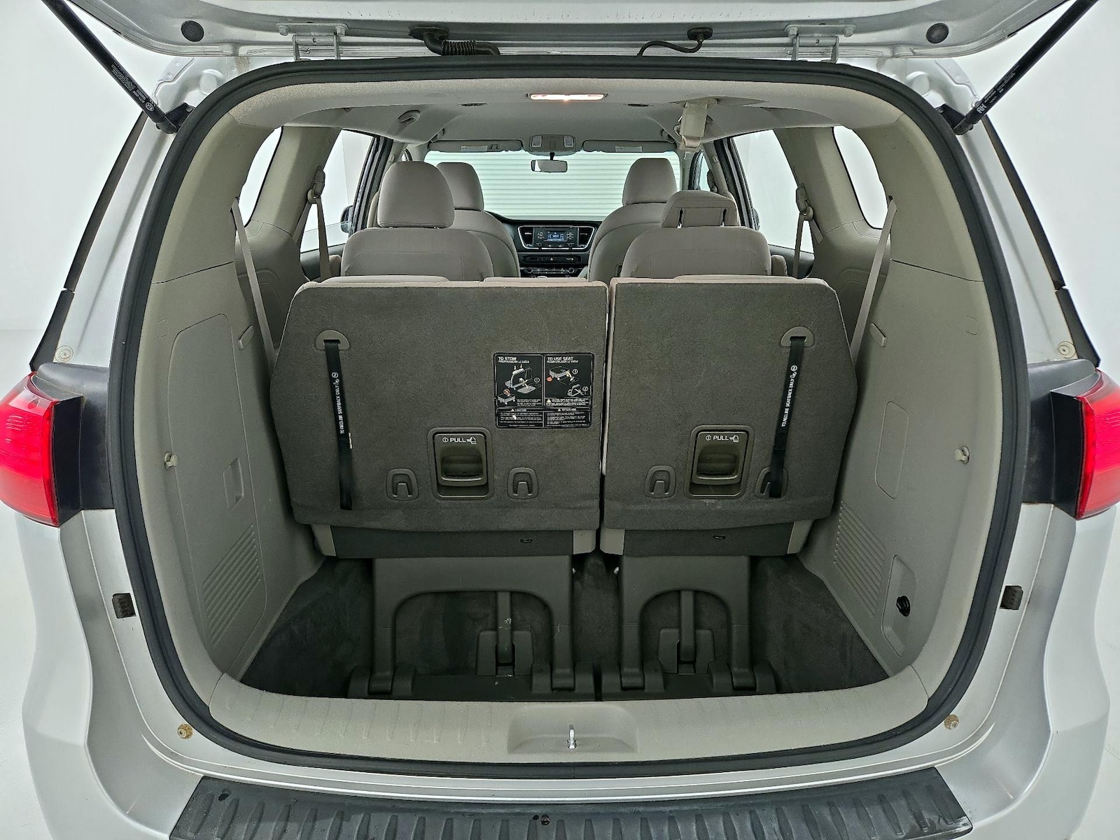 2016 Kia Sedona L - Photo 22