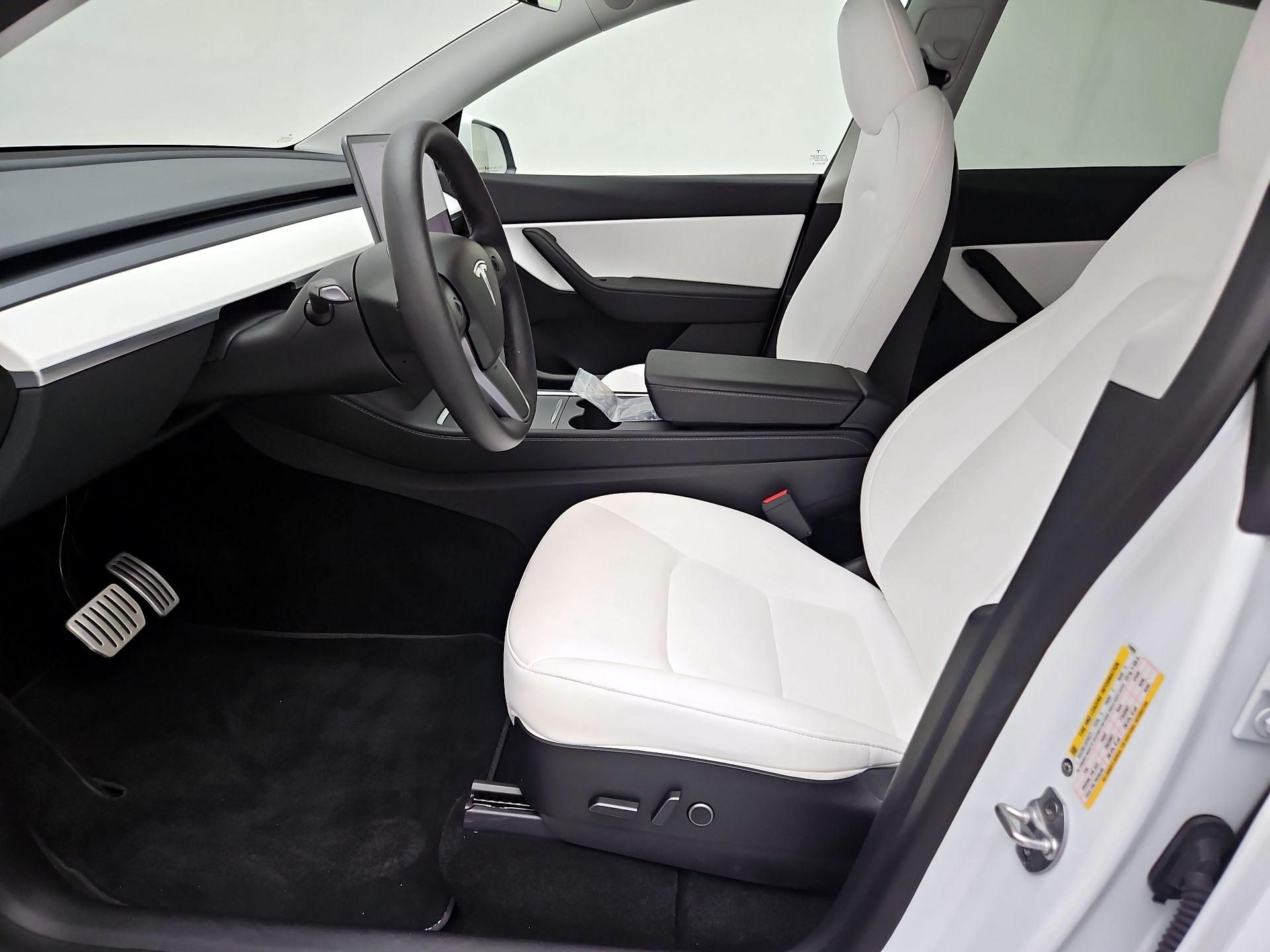 Thumbnail: 2022 Tesla Model Y - 11