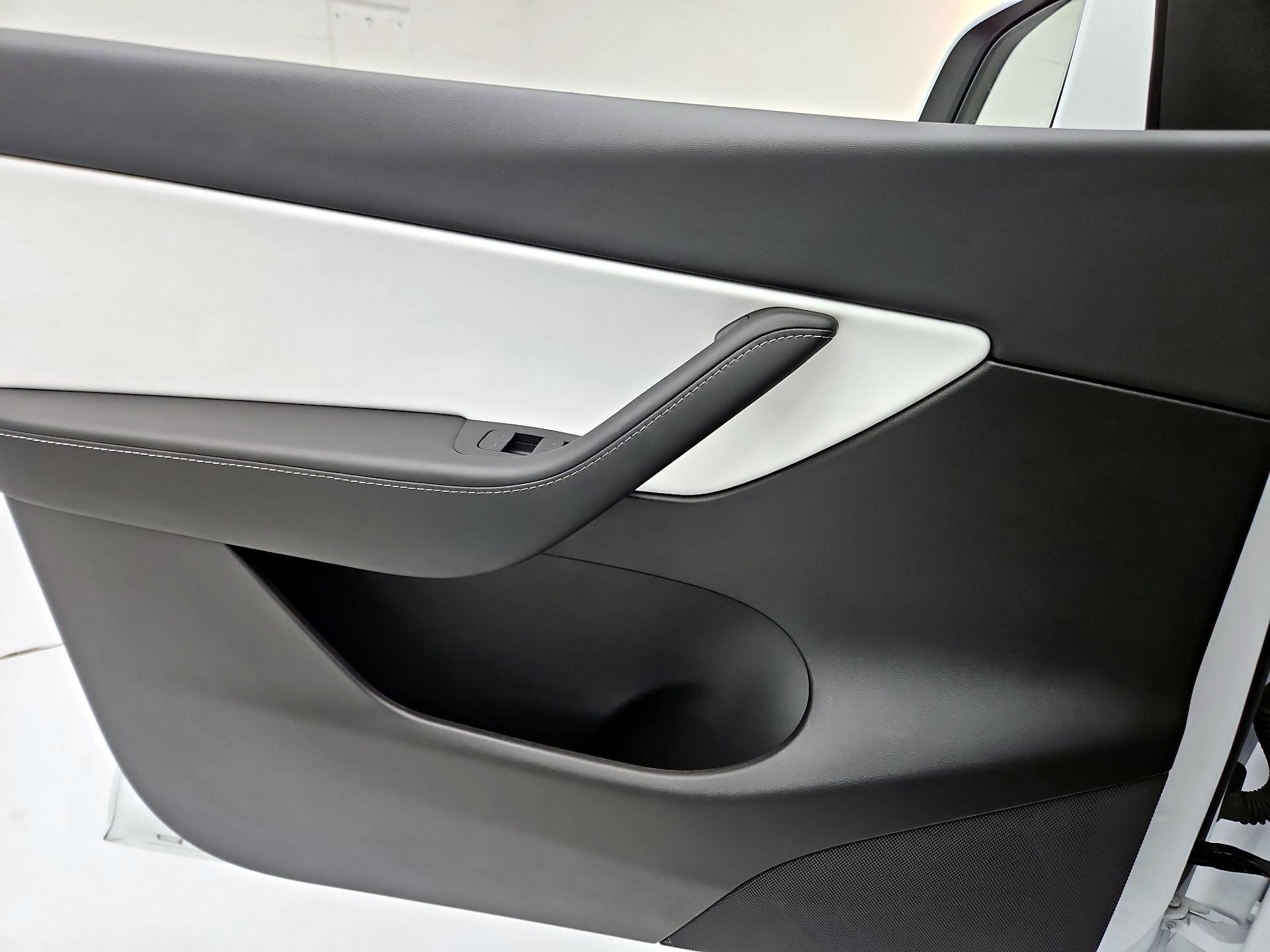 Thumbnail: 2022 Tesla Model Y - 12