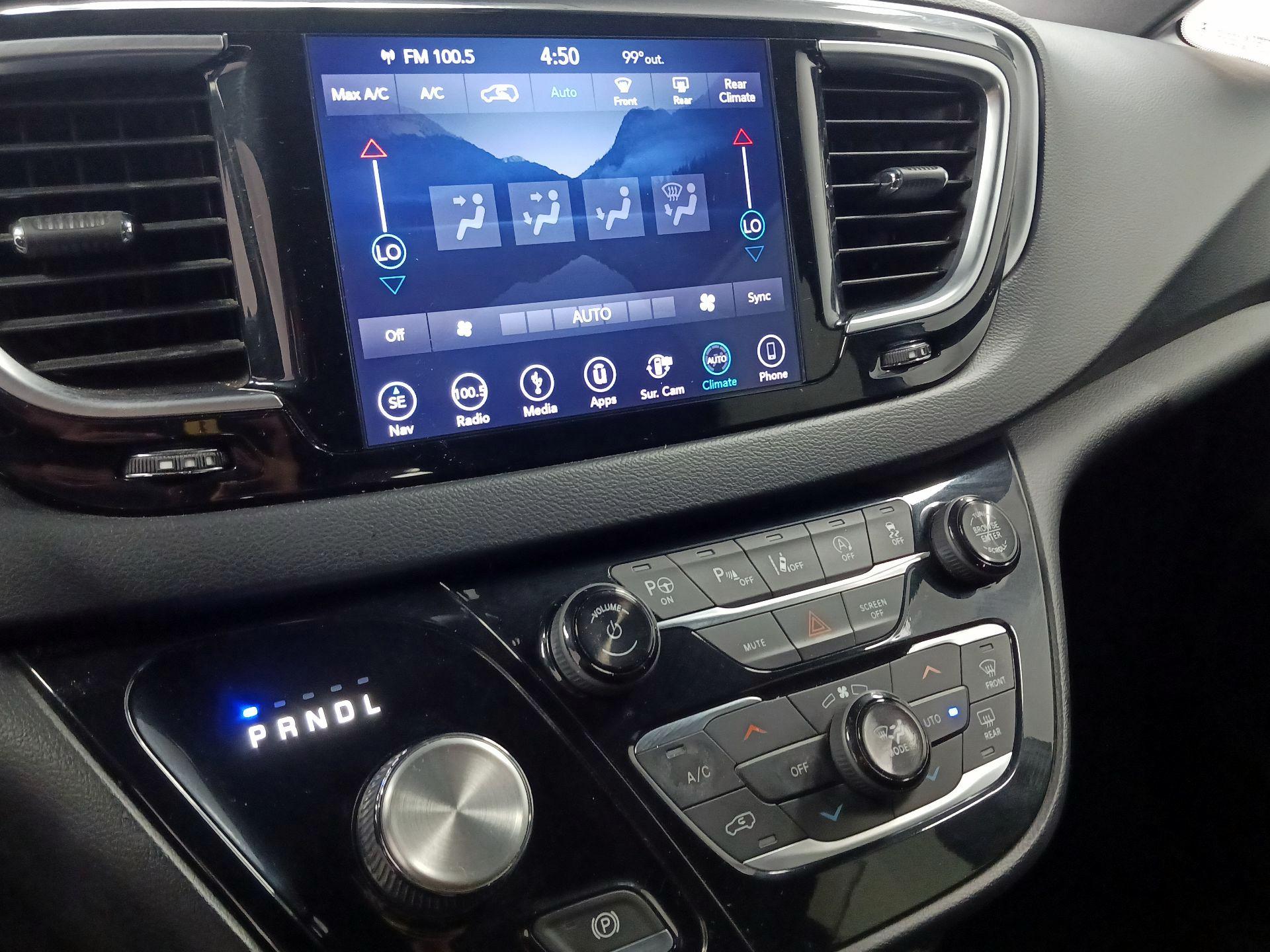 Thumbnail: 2019 Chrysler Pacifica - 12
