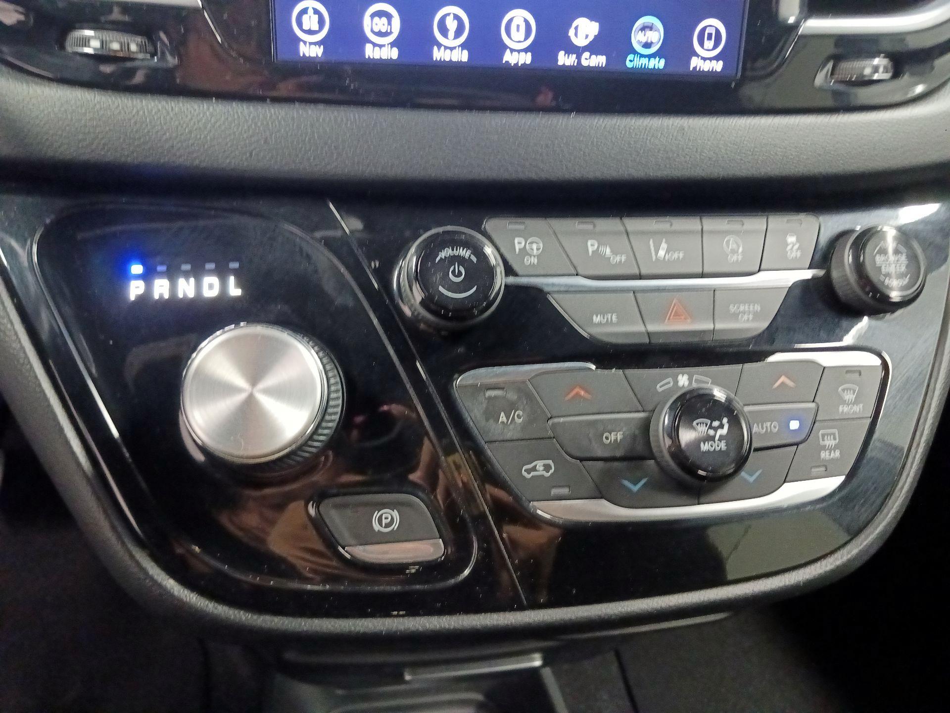 Thumbnail: 2019 Chrysler Pacifica - 13