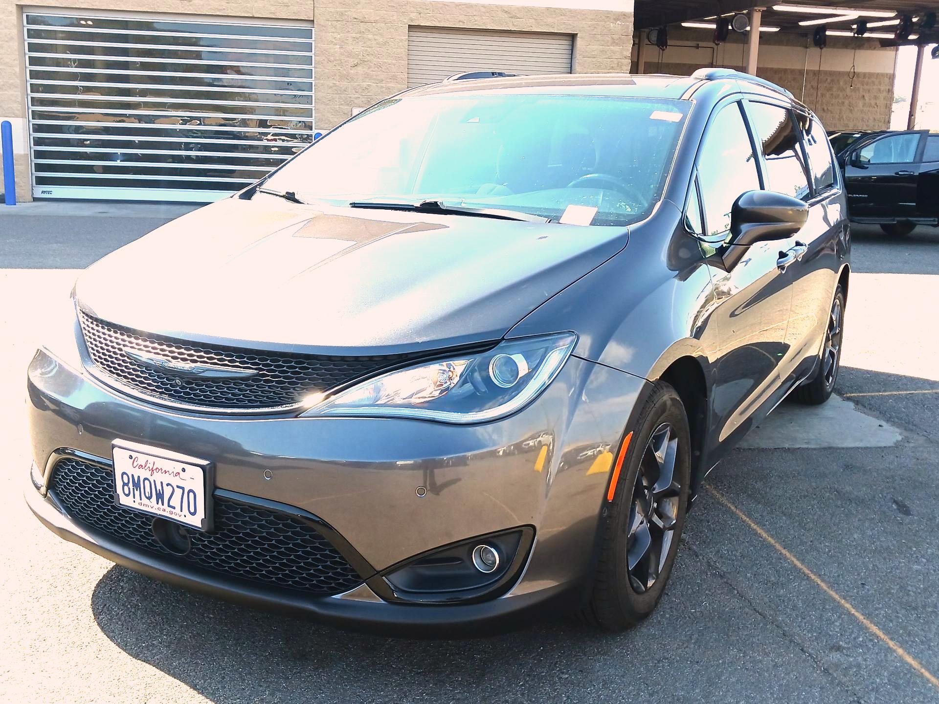 Thumbnail: 2019 Chrysler Pacifica - 3