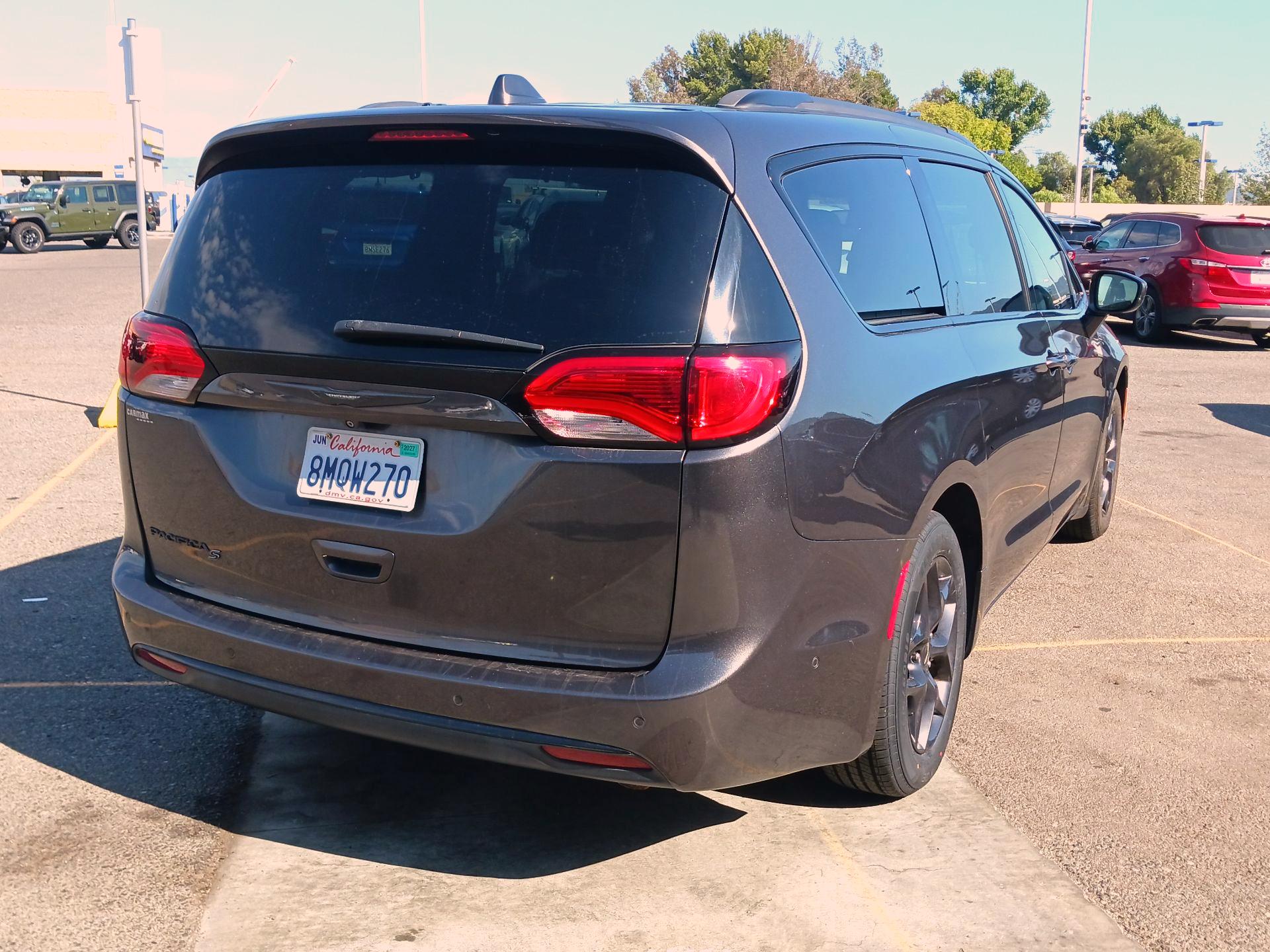 Thumbnail: 2019 Chrysler Pacifica - 5