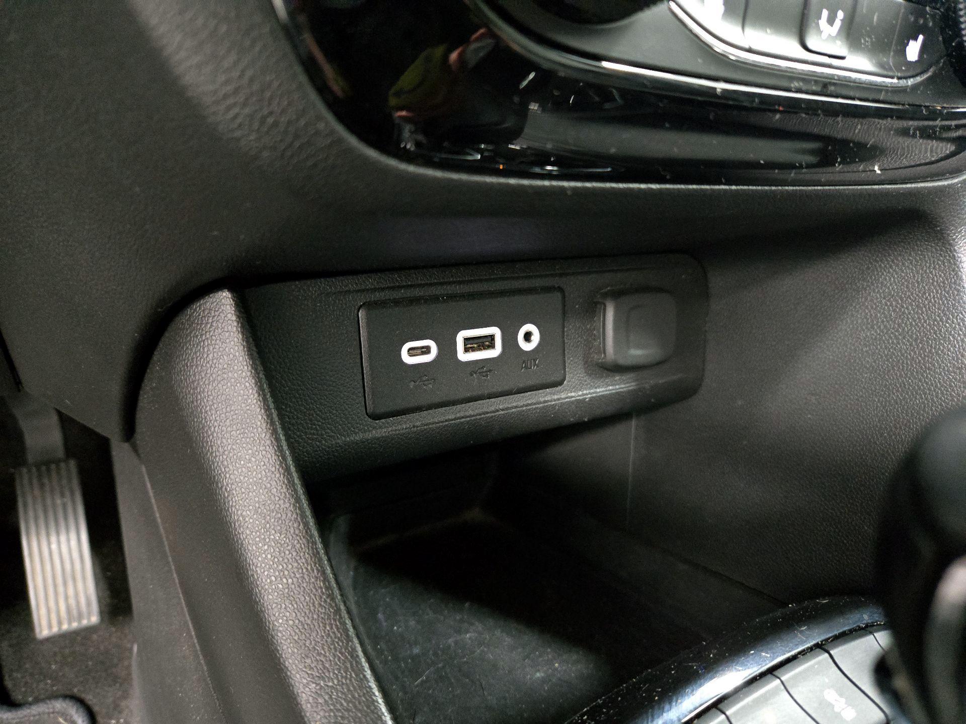 Thumbnail: 2021 Buick Encore GX - 18