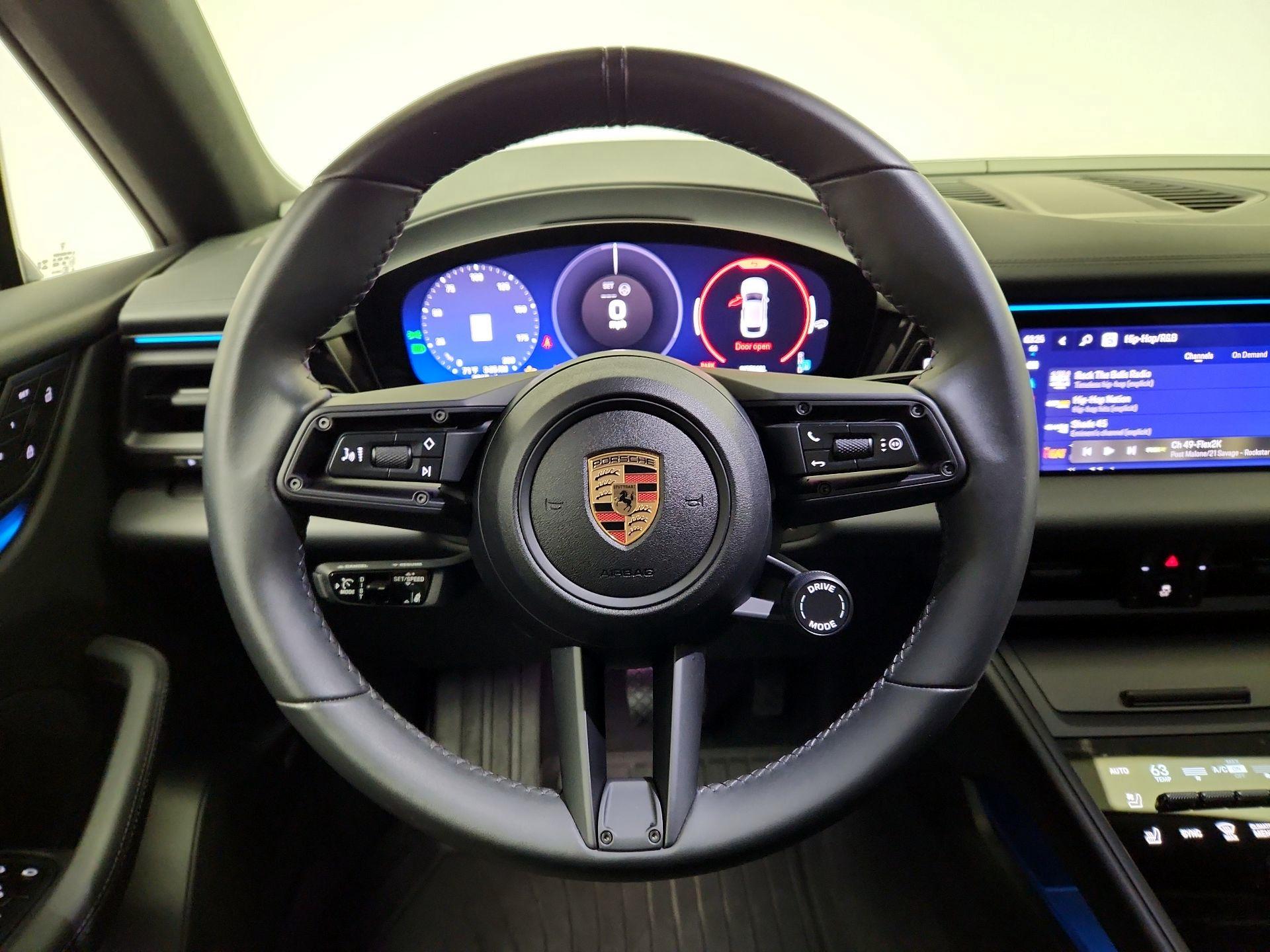 Thumbnail: 2024 Porsche Macan - 10