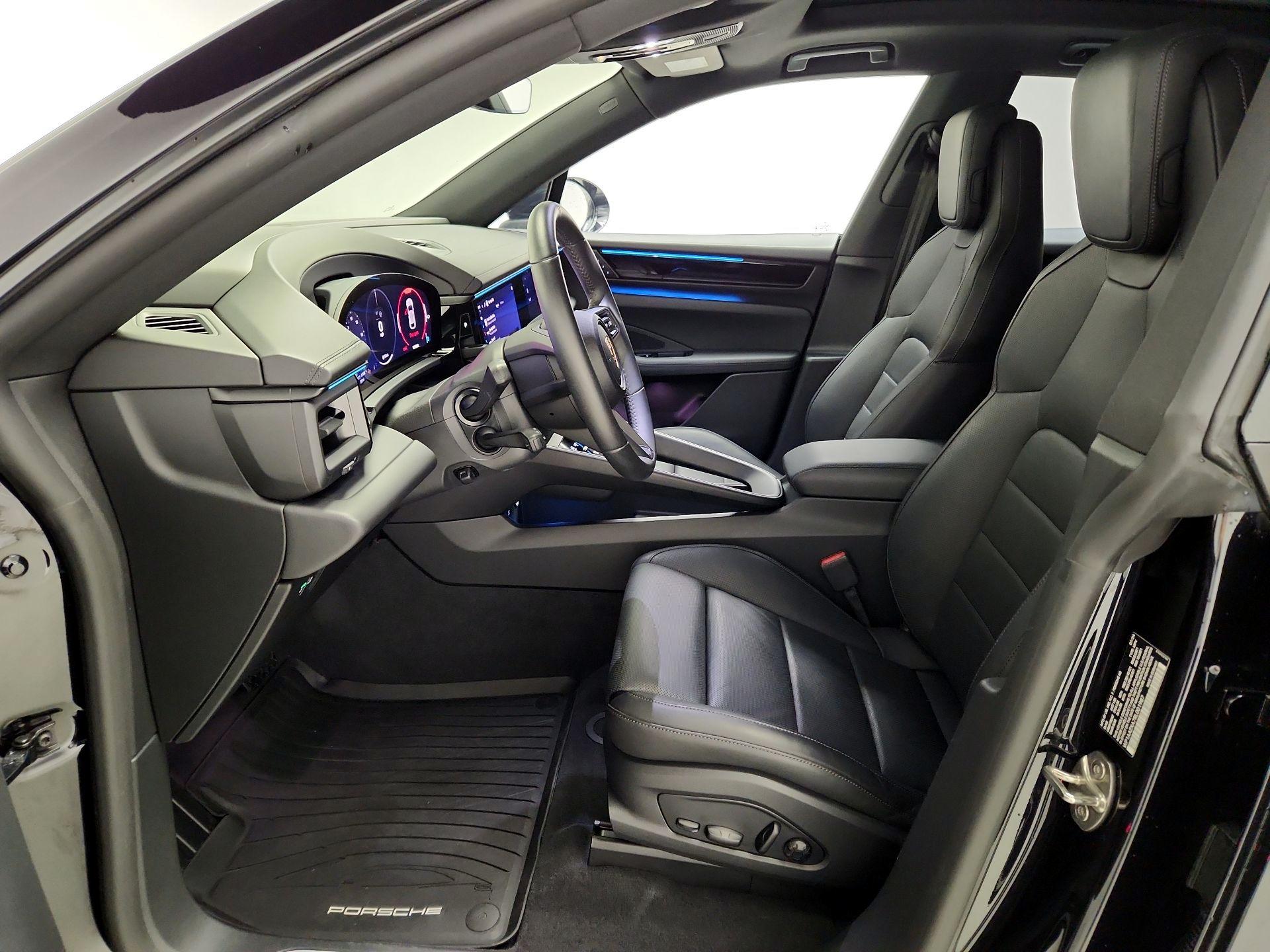 Thumbnail: 2024 Porsche Macan - 11