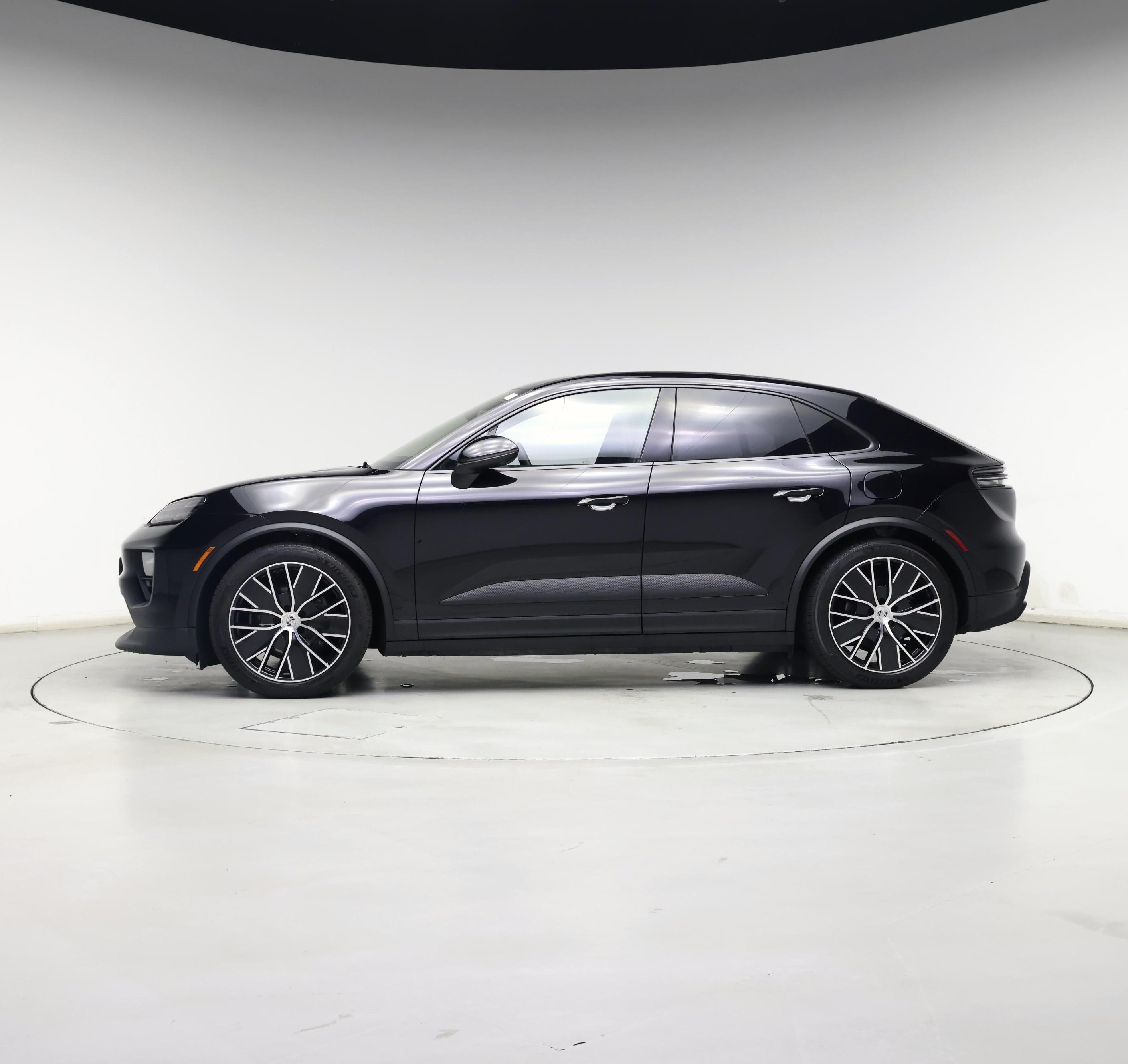 Thumbnail: 2024 Porsche Macan - 3