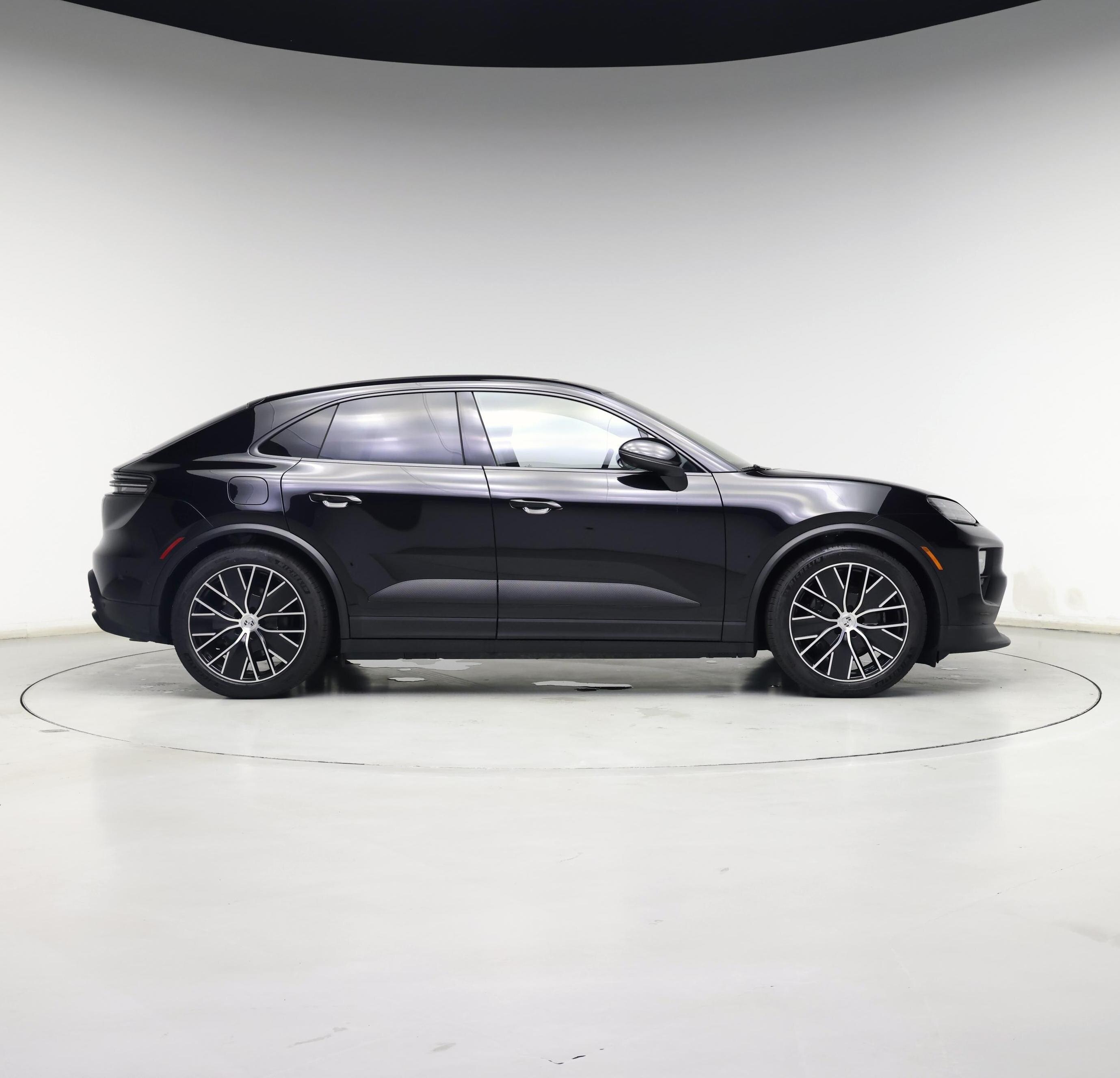 Thumbnail: 2024 Porsche Macan - 7