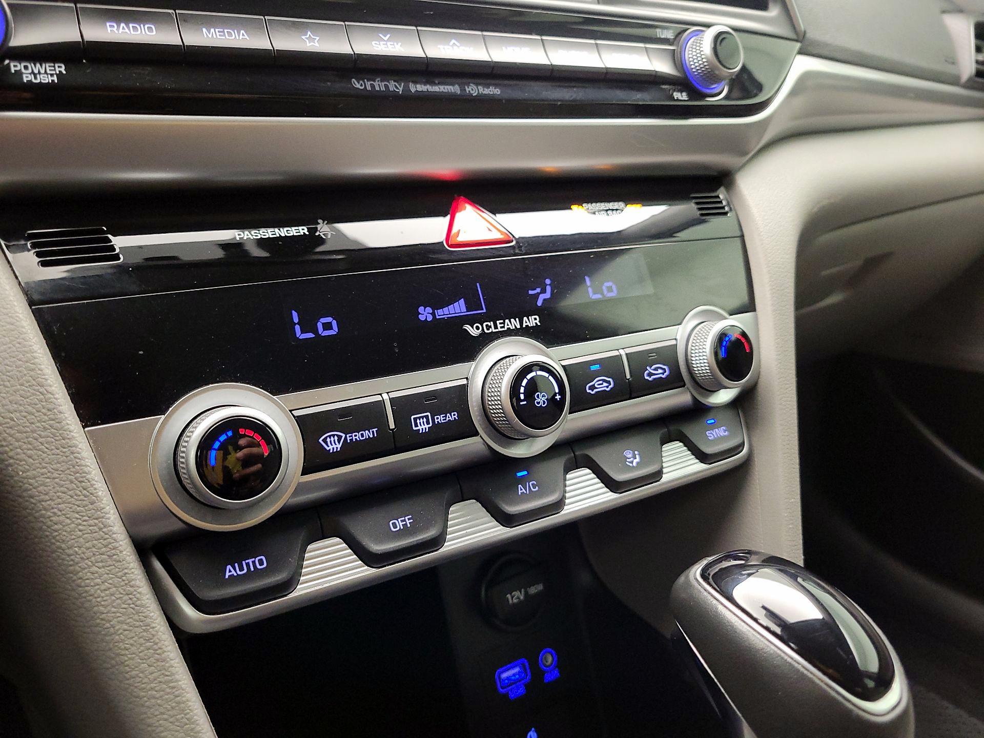 Thumbnail: 2019 Hyundai Elantra - 16