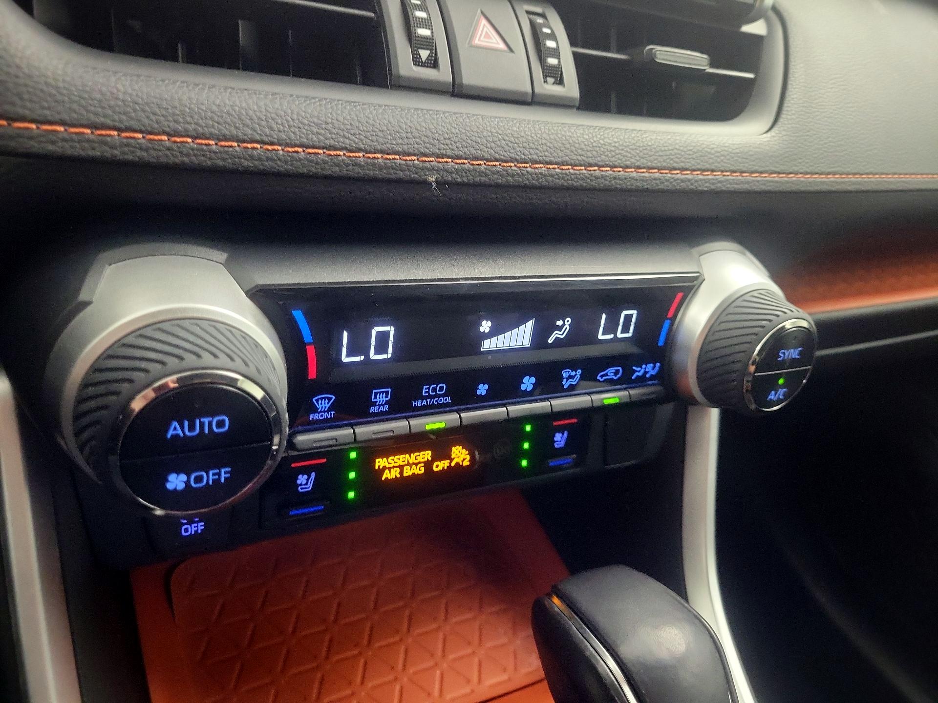 Thumbnail: 2019 Toyota RAV4 - 16