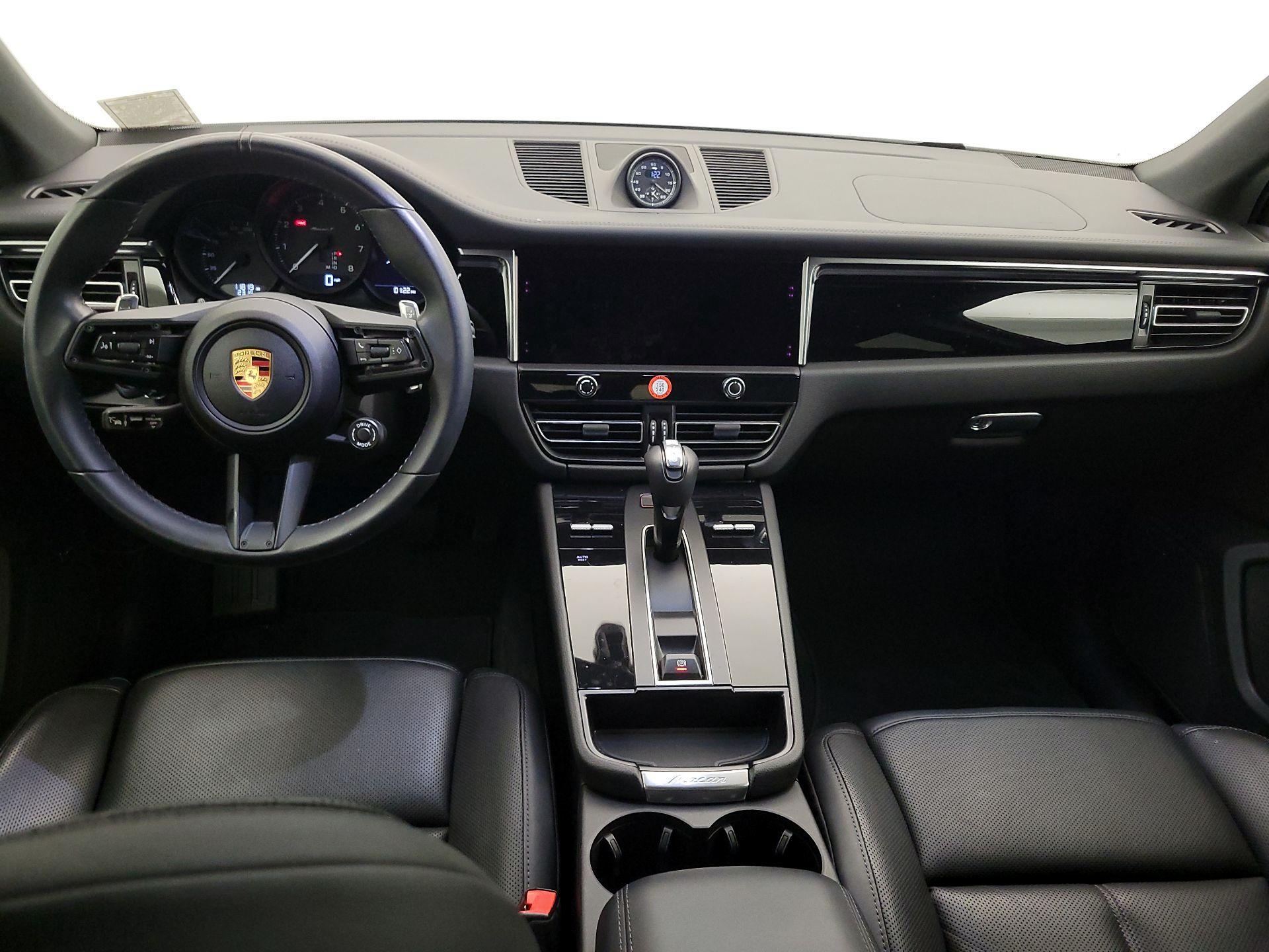 Thumbnail: 2024 Porsche Macan - 9