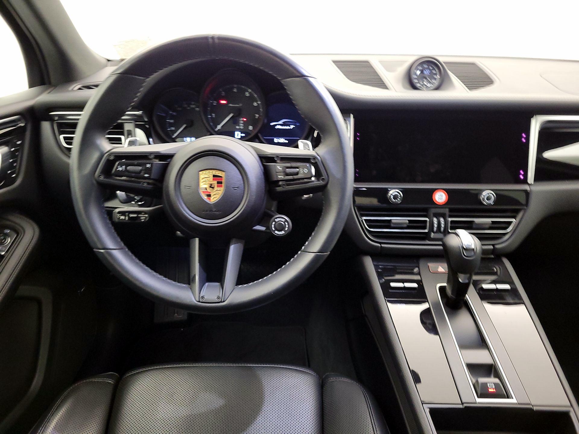 Thumbnail: 2024 Porsche Macan - 10