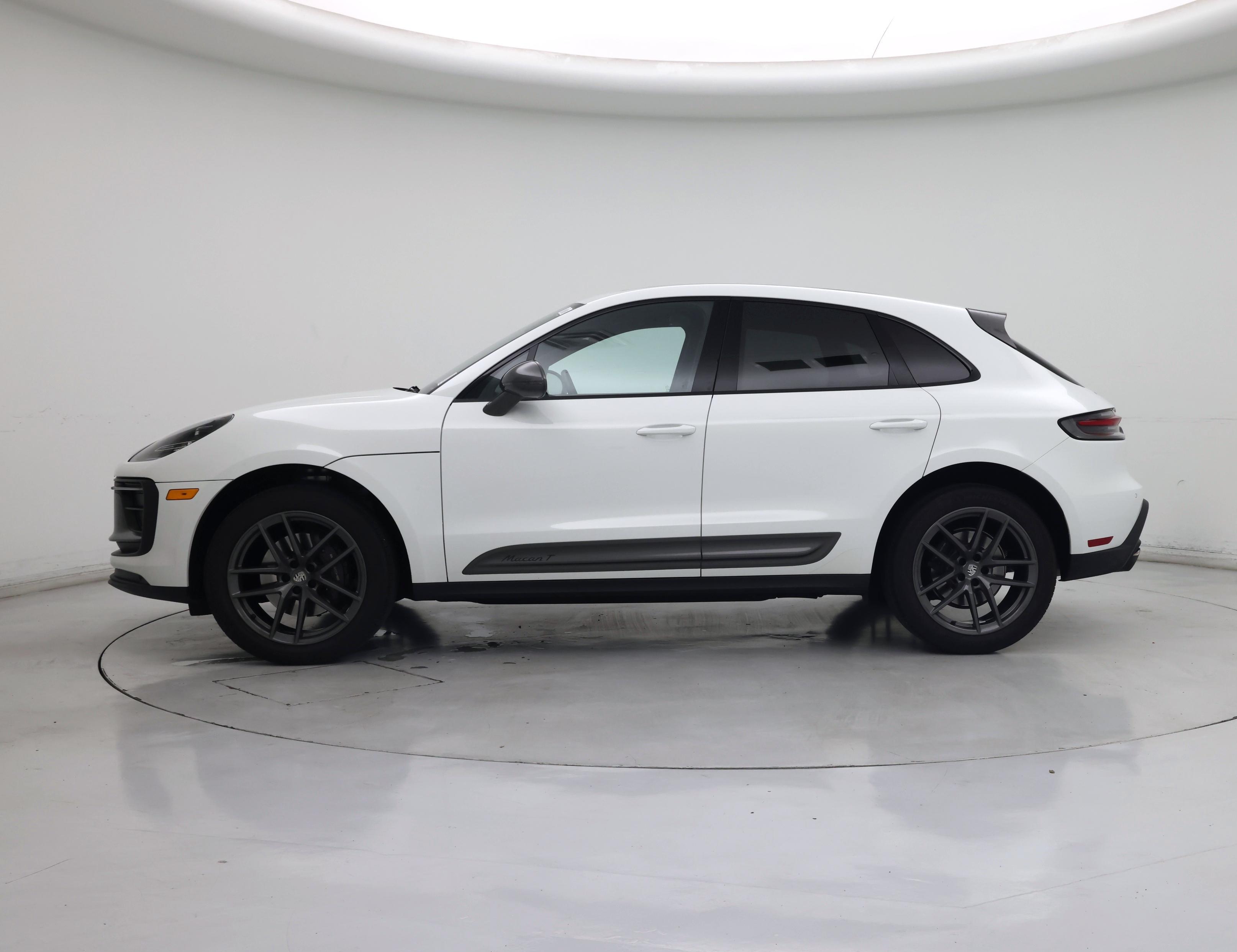 Thumbnail: 2024 Porsche Macan - 3