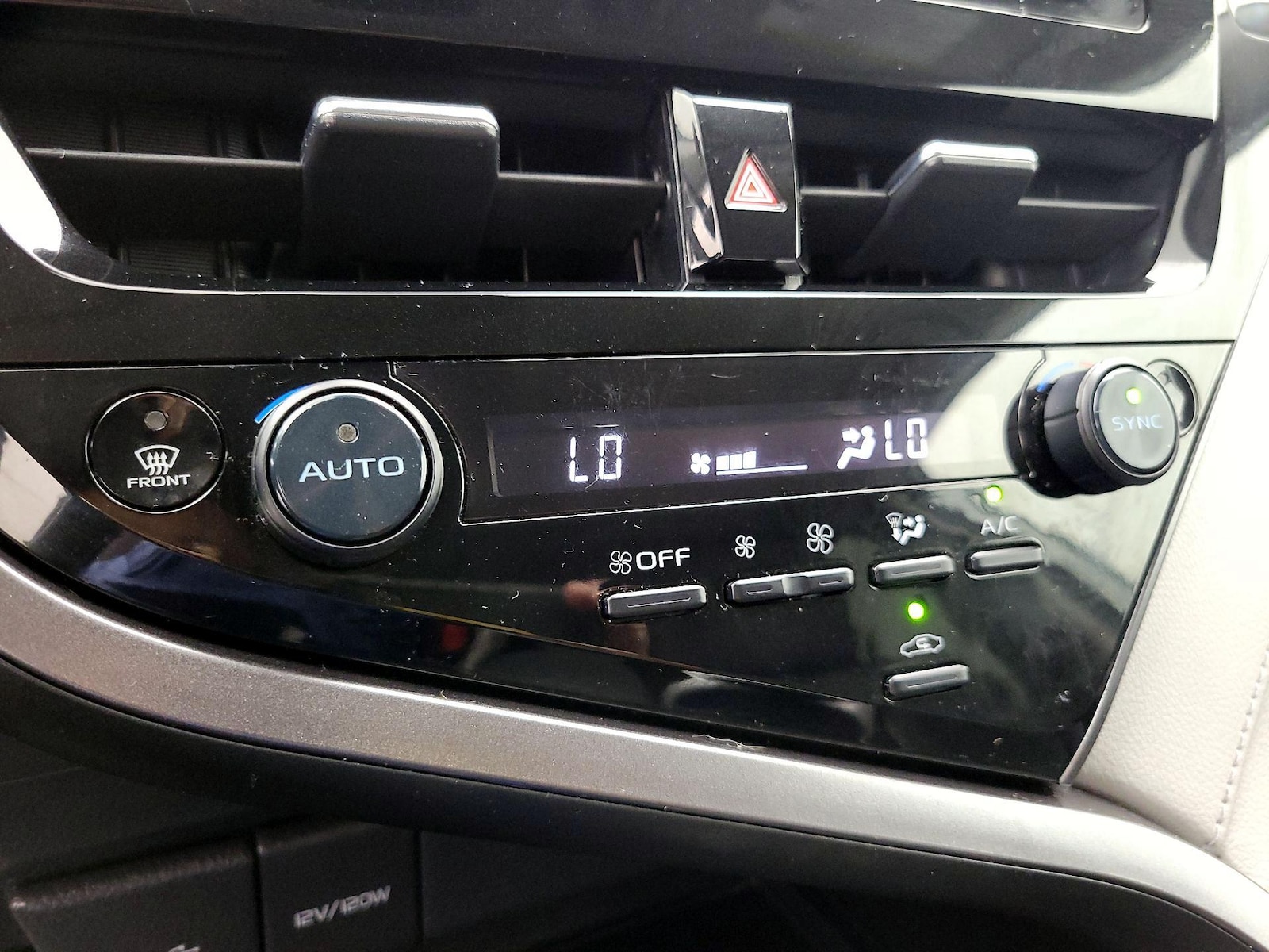 2023 Toyota Camry LE - Photo 17