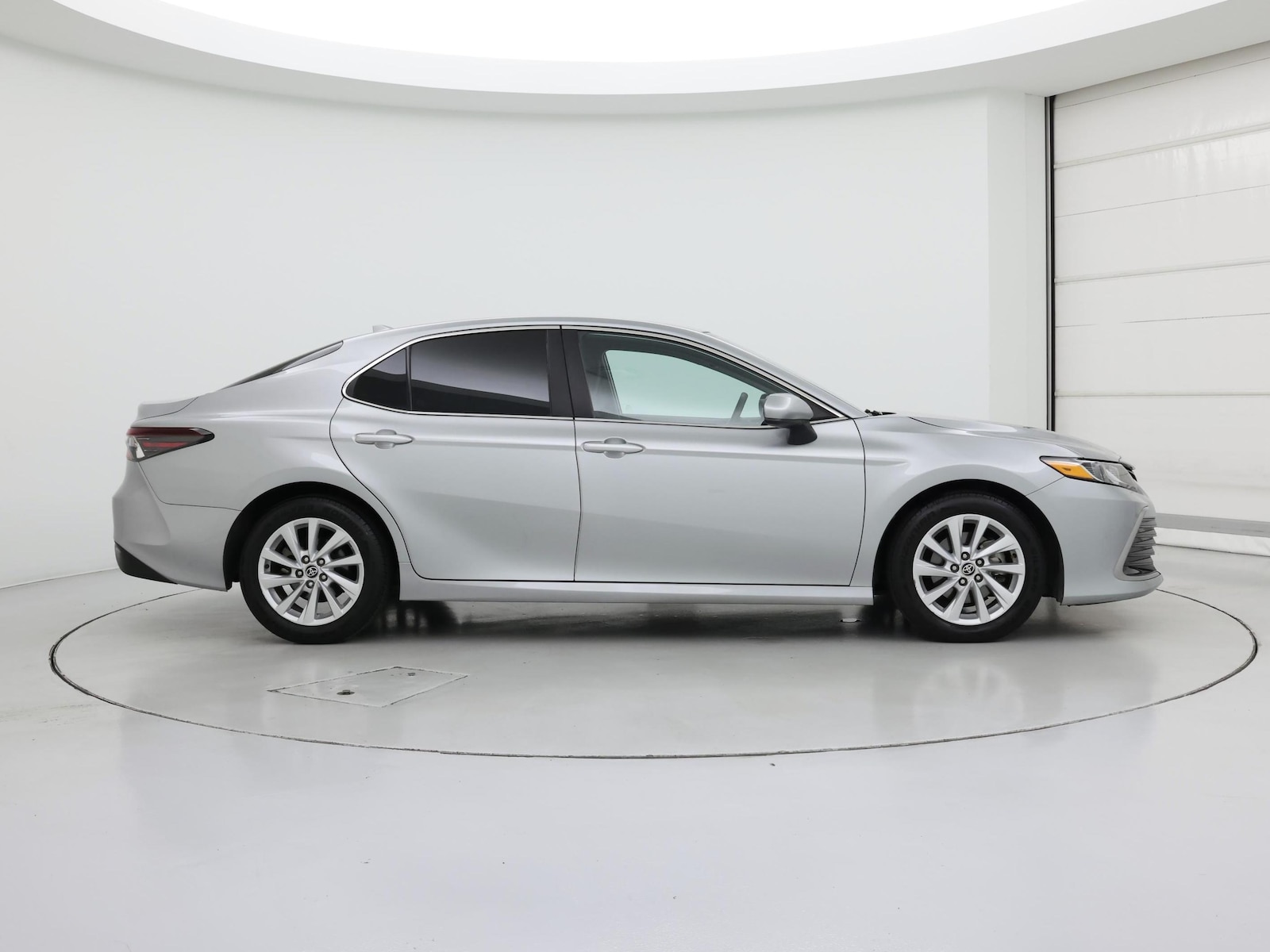 2023 Toyota Camry LE - Photo 8