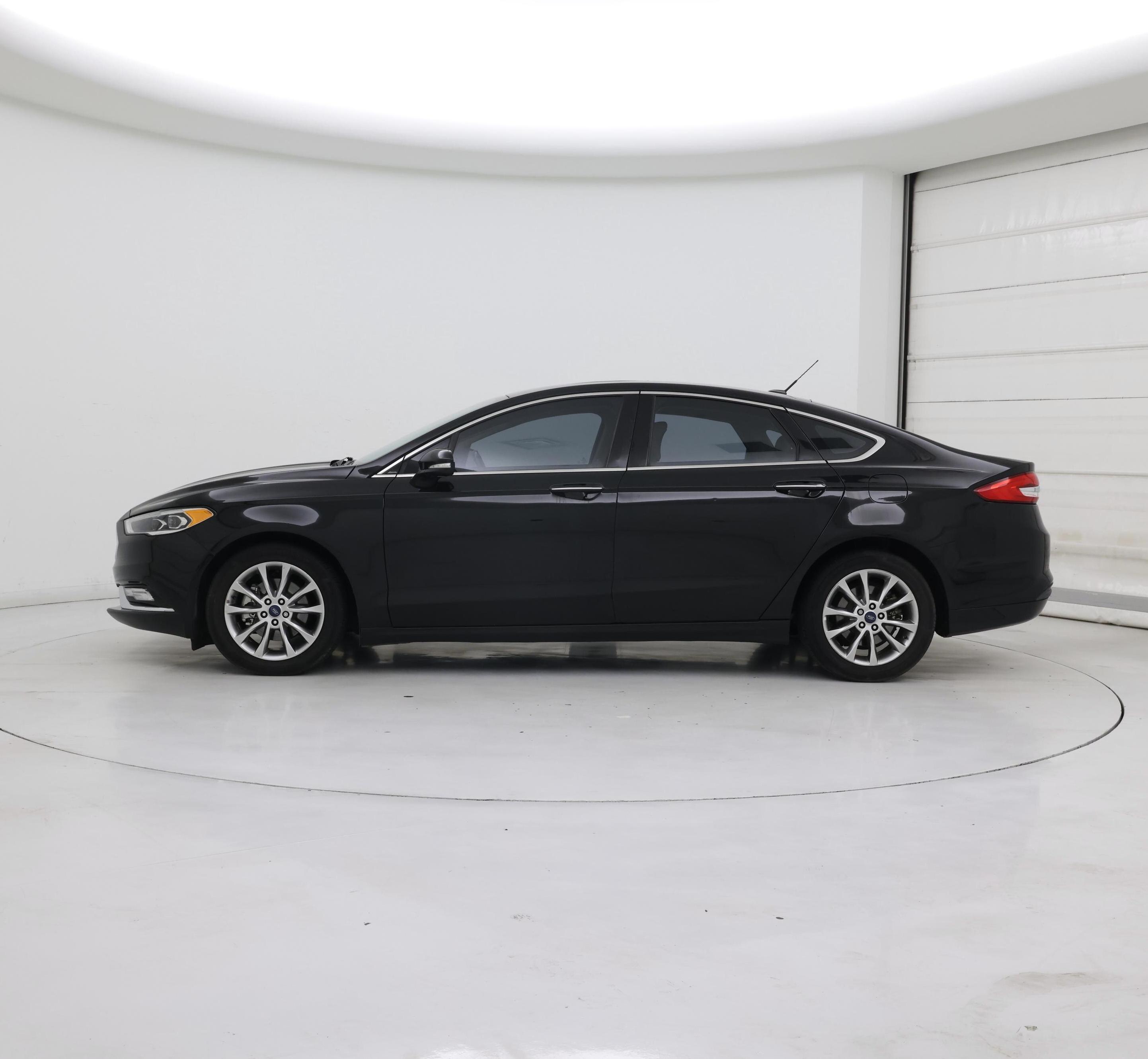 Thumbnail: 2017 Ford Fusion - 3
