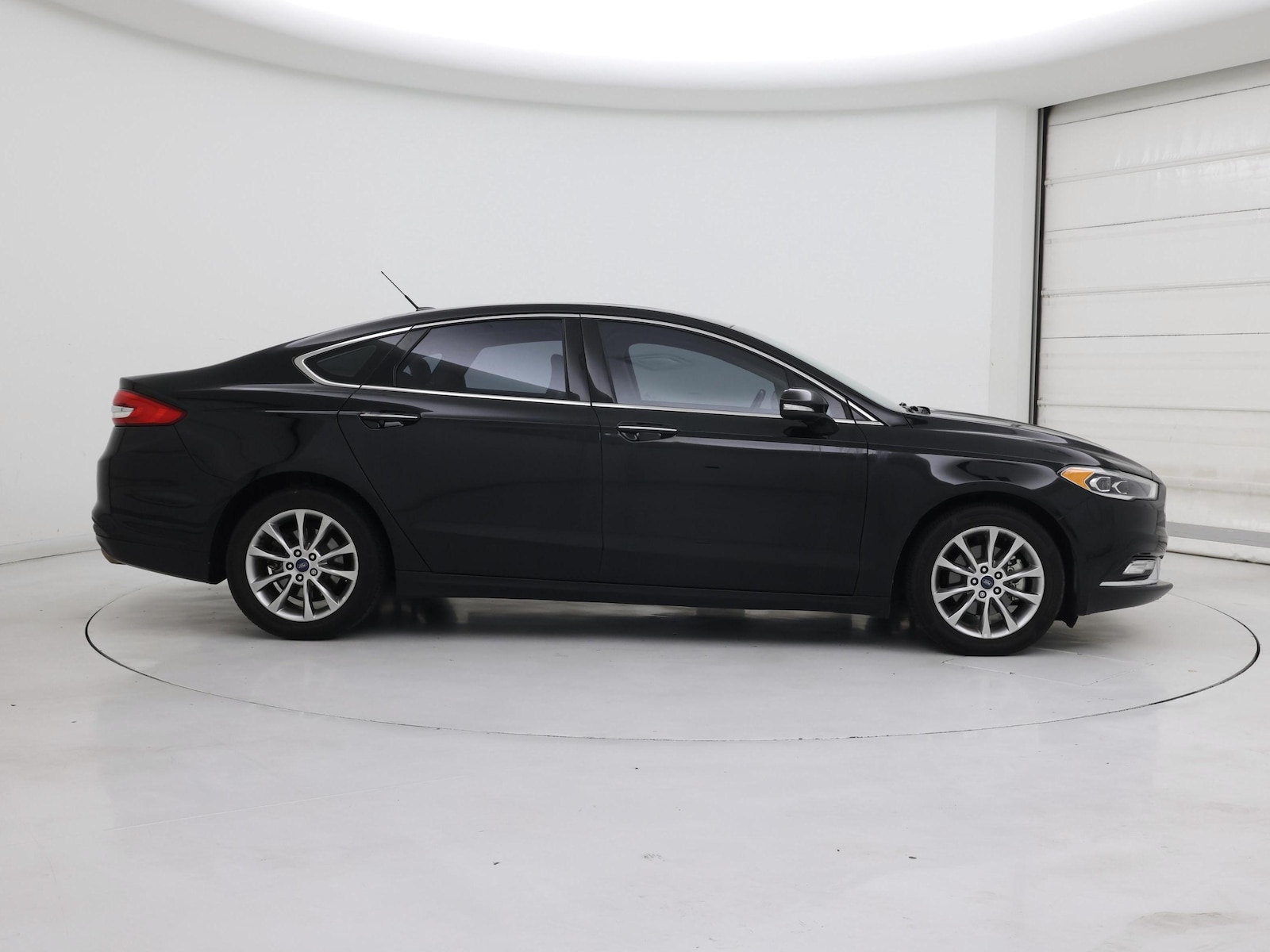 2017 Ford Fusion SE - Photo 8