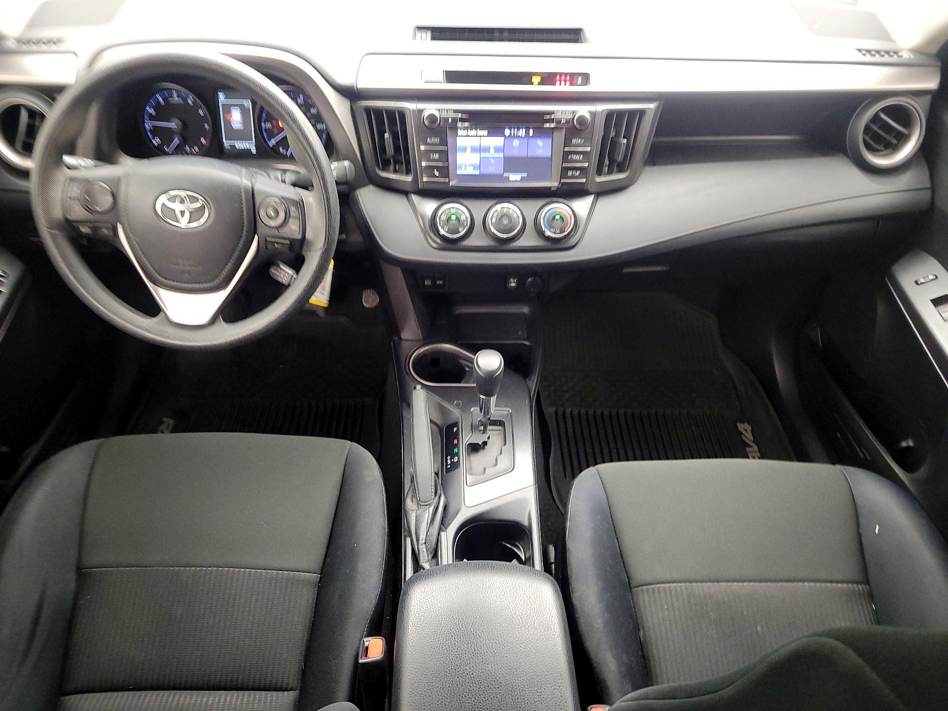 Thumbnail: 2017 Toyota RAV4 - 9