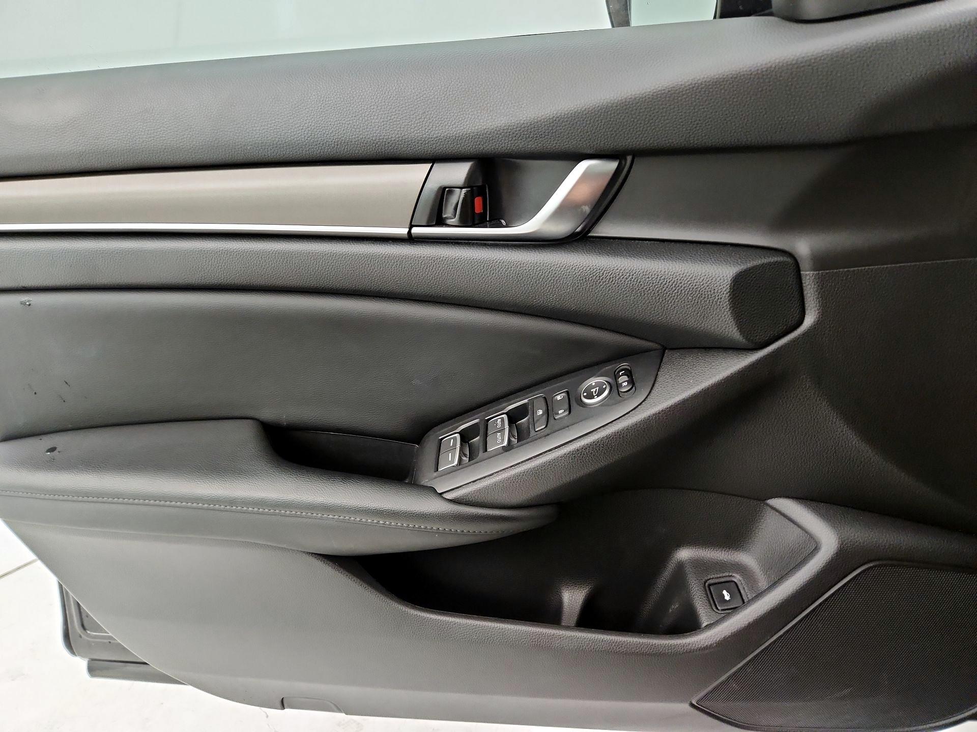 Thumbnail: 2018 Honda Accord - 12