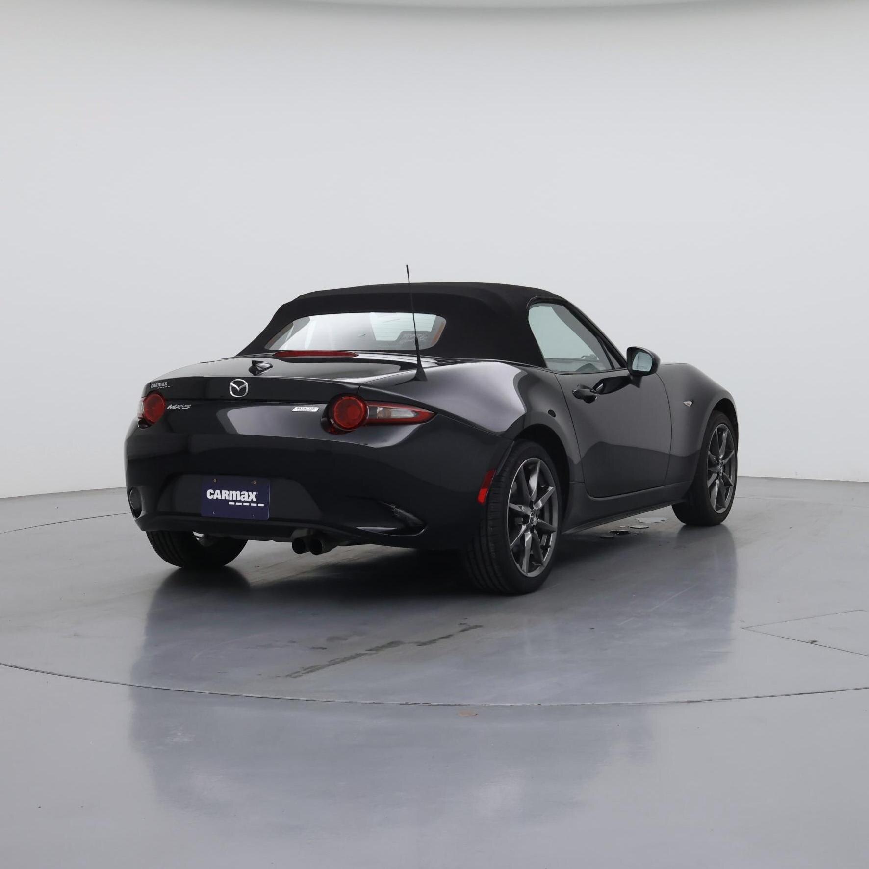 Thumbnail: 2016 Mazda MX-5 Miata - 8