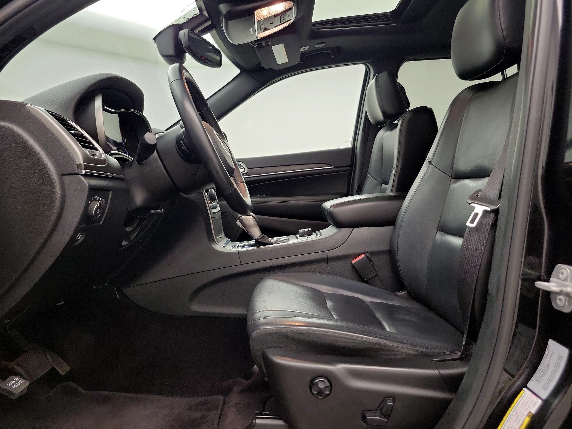 Thumbnail: 2018 Jeep Grand Cherokee - 11