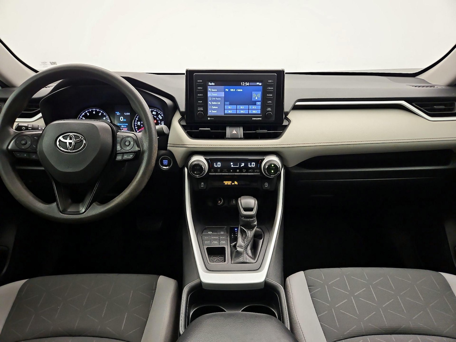 2020 Toyota RAV4 XLE - Photo 10