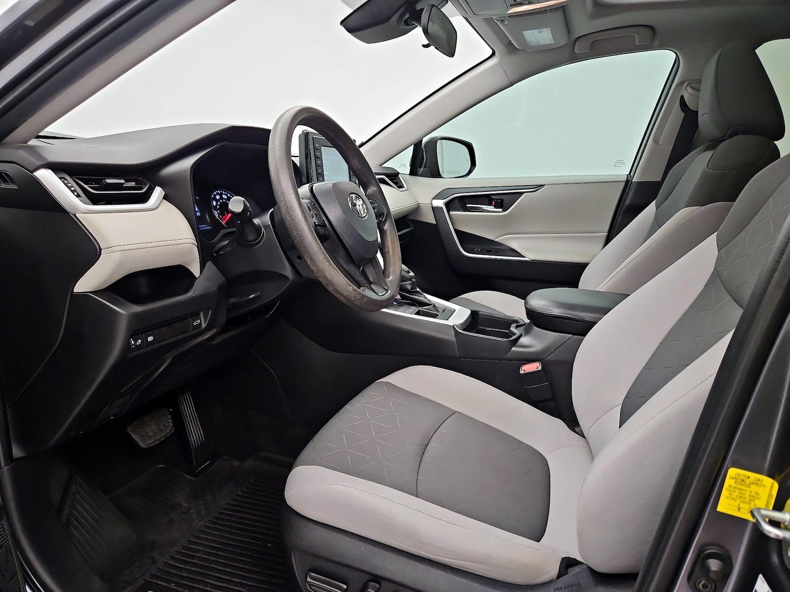 2020 Toyota RAV4 XLE - Photo 12