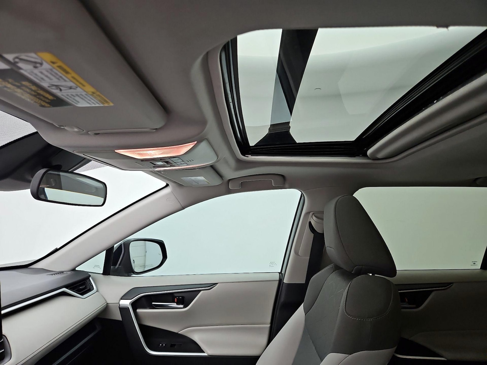 2020 Toyota RAV4 XLE - Photo 20