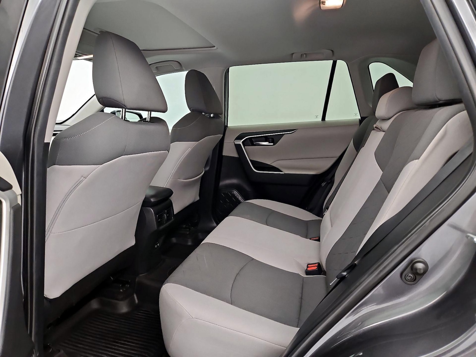 2020 Toyota RAV4 XLE - Photo 21
