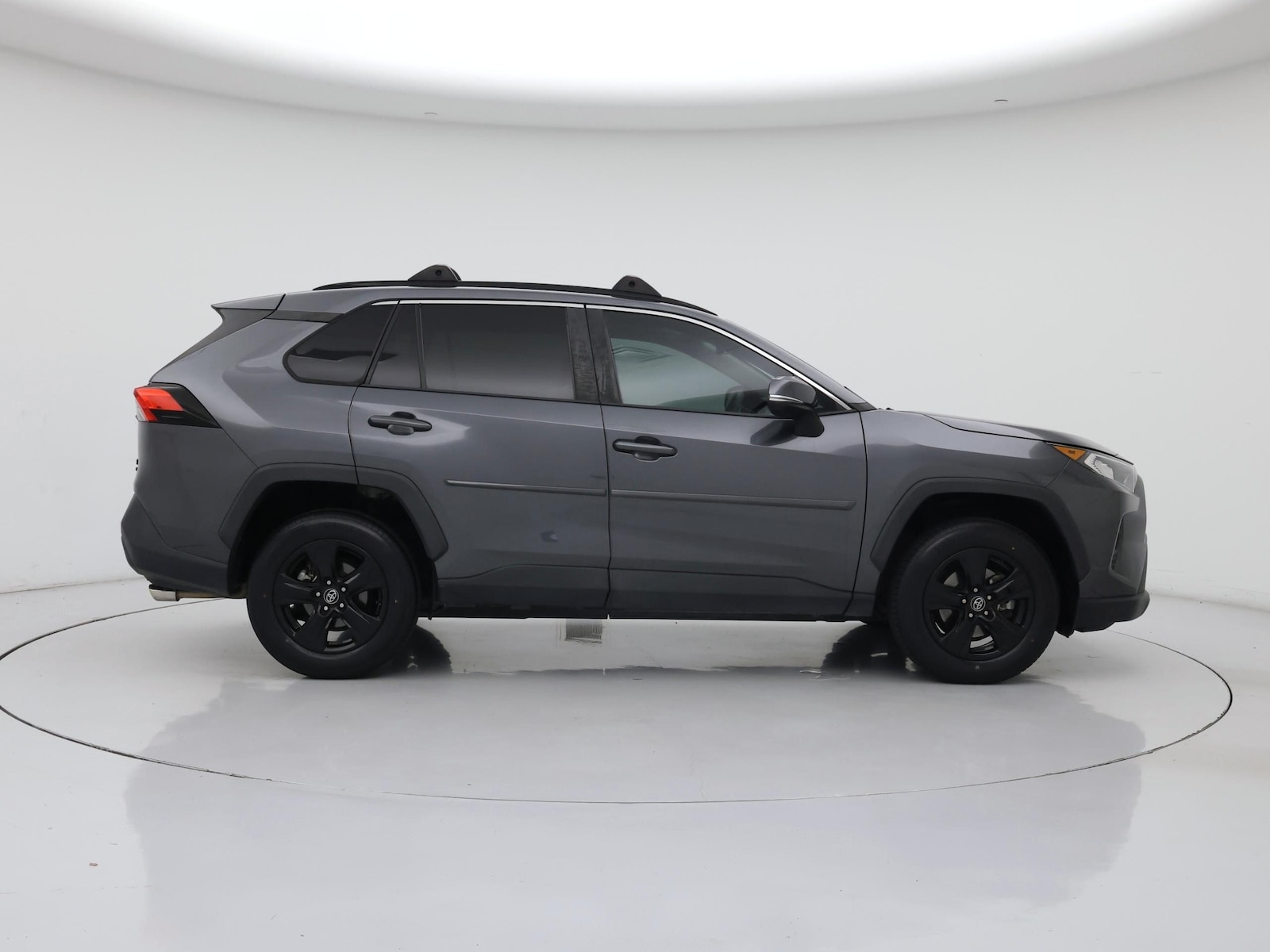 2020 Toyota RAV4 XLE - Photo 8